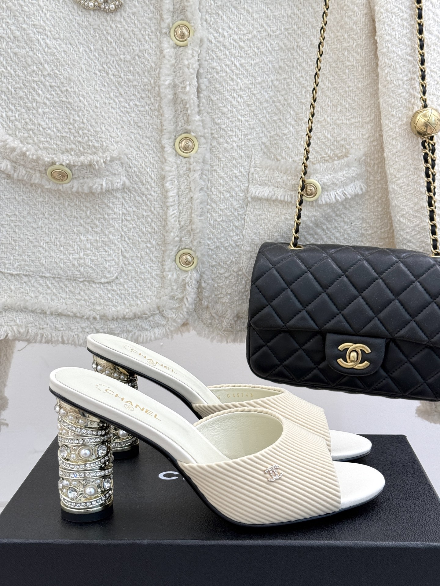 [TOP] CHANEL High-heeled Sandals - White