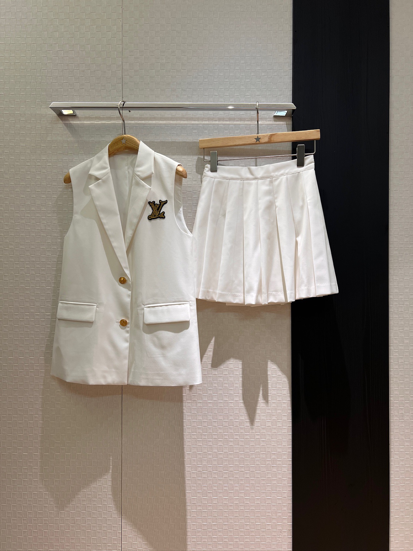 [TOP] Louis Vuitton LV Vest + Skirt Set - 2 Color