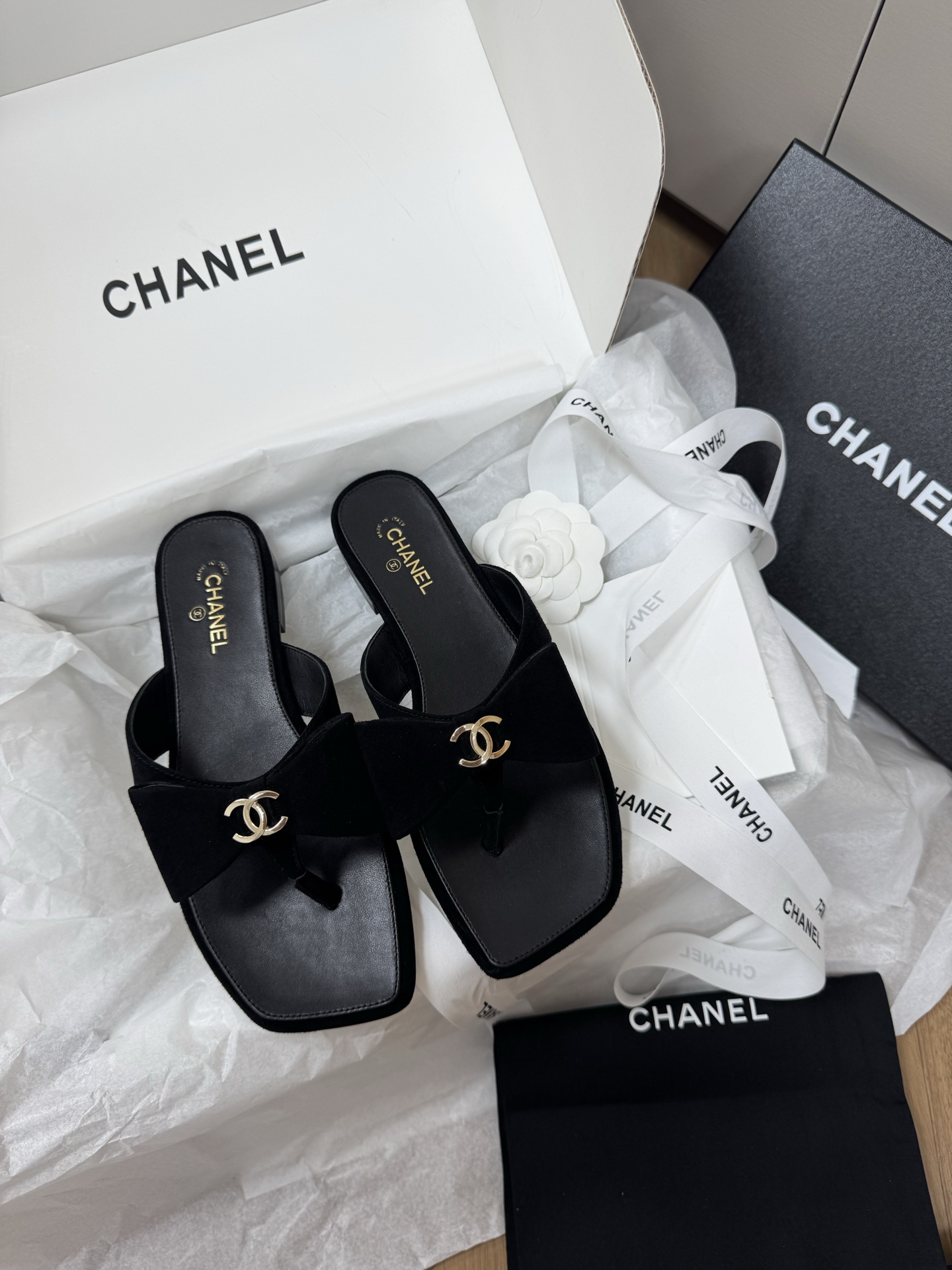 Chanel Bow Flip Flops #389278