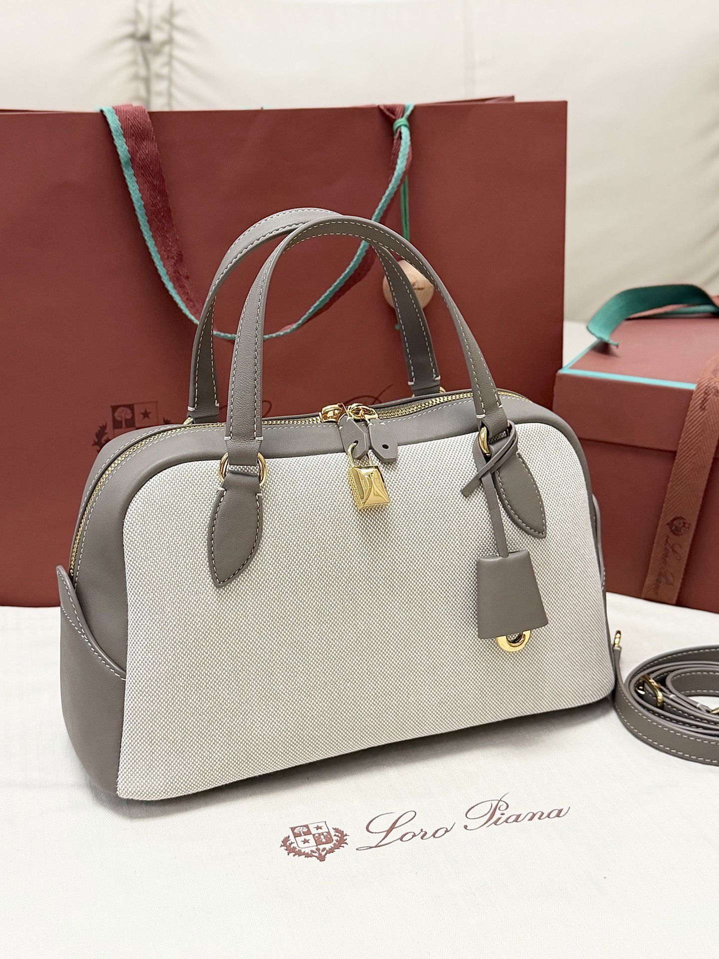 [TOP] Loro Piana Needle Handbag 31 x 15 x 16 cm - Grey - 711 Luxury