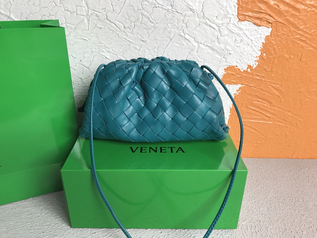 [TOP] Bottega Veneta BV The Pouch Bag 22x13x7cm - Lake Green - 711 Luxury