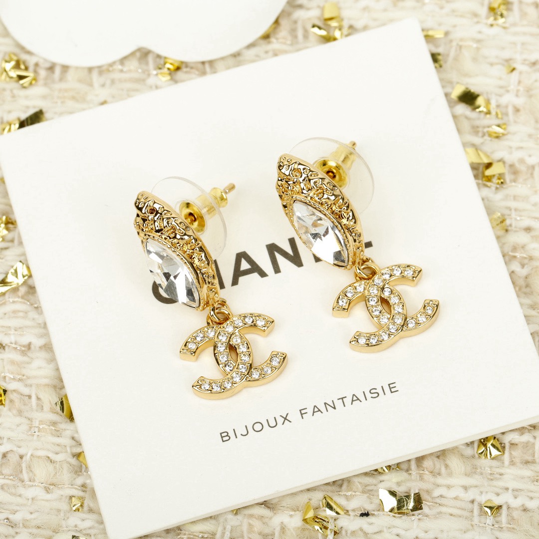 [TOP] CHANEL Earrings - Gold