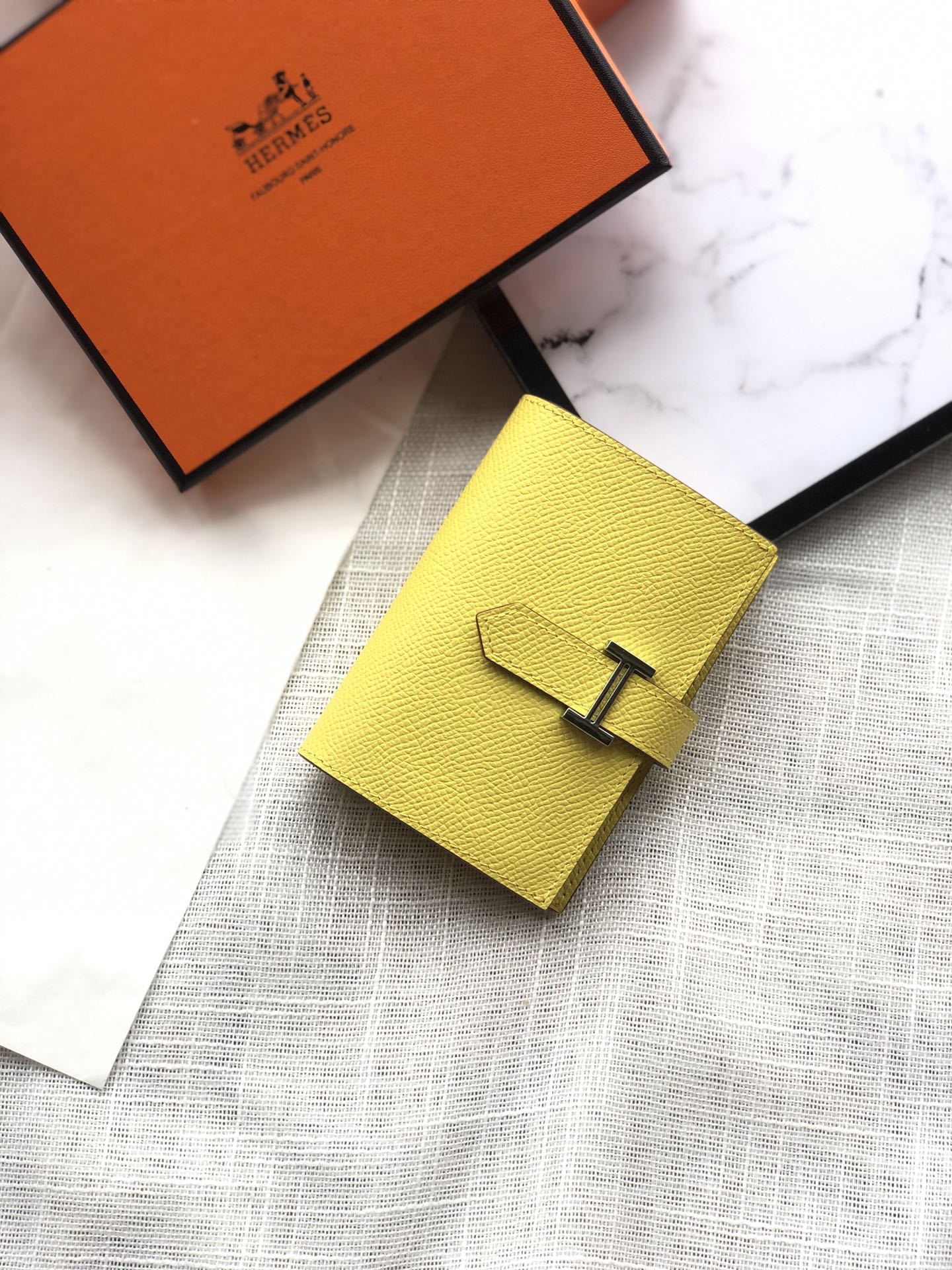 [TOP] HERMES Short Card Pack - Citron - 711 Luxury