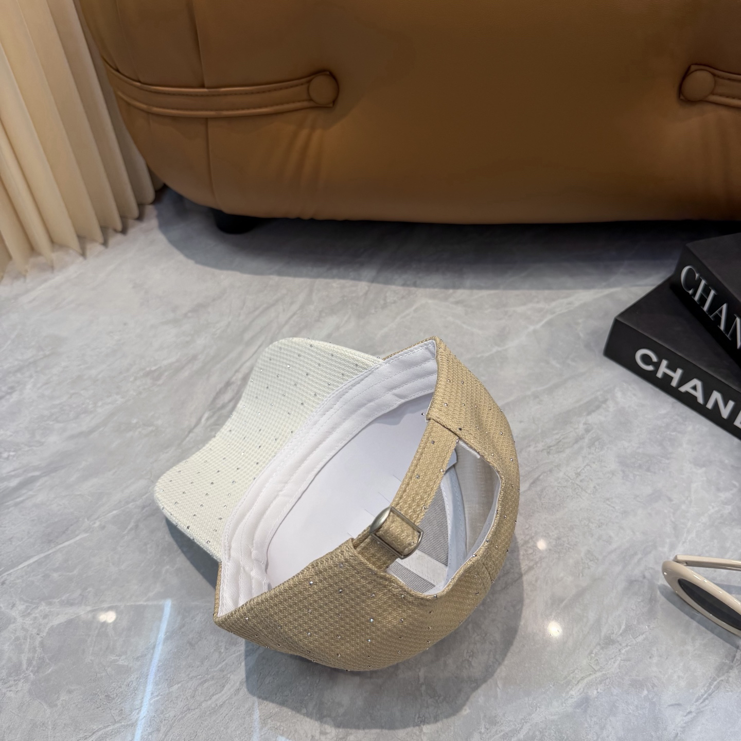 [TOP] Miu Miu Hat - White - 711 Luxury