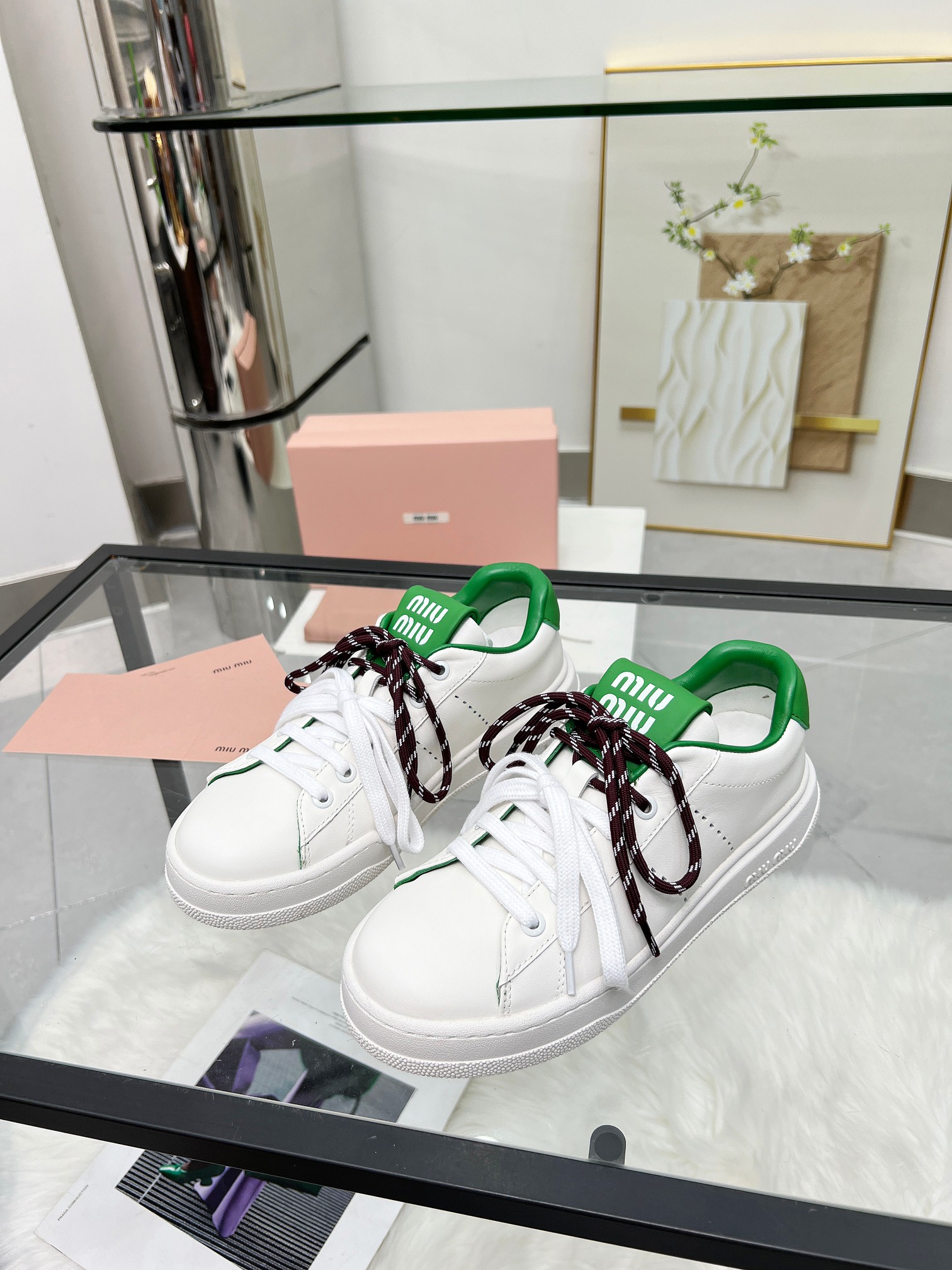 [TOP] Miu Miu Casual Shoes - White and Green - 711 Luxury
