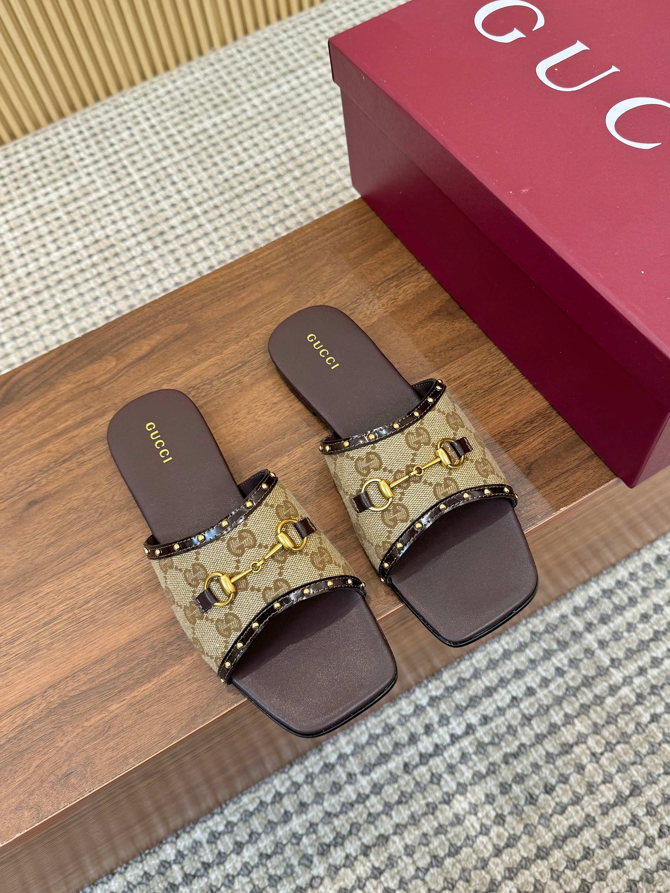 [TOP] GUCCI Slippers - Brown - 711 Luxury