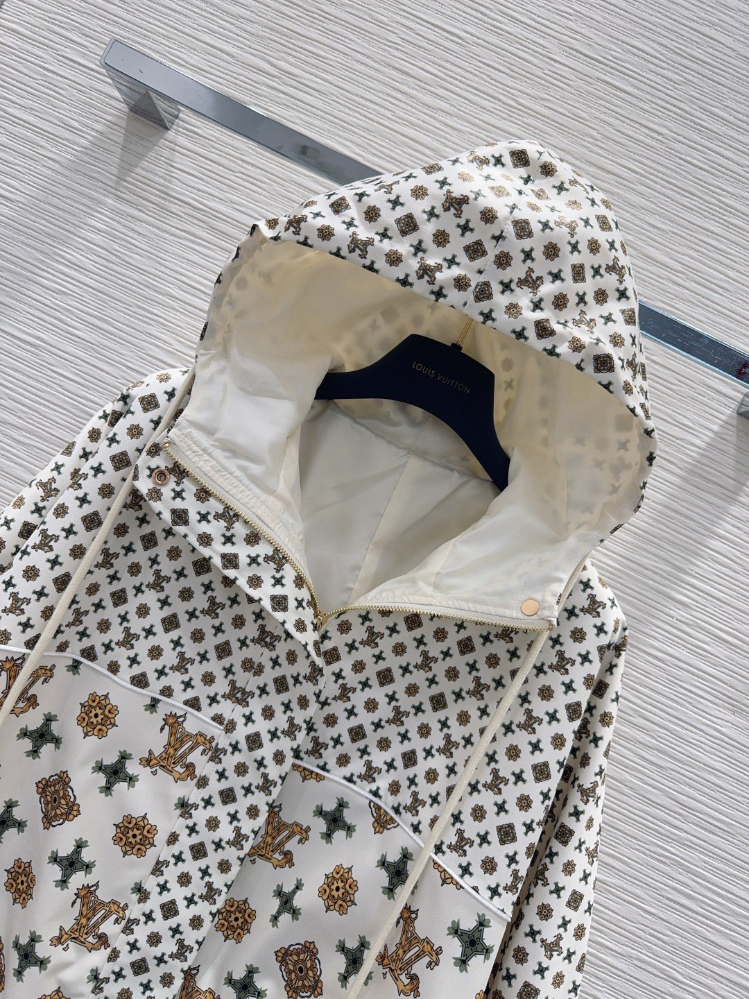 [TOP] Louis Vuitton LV Jacket - Beige