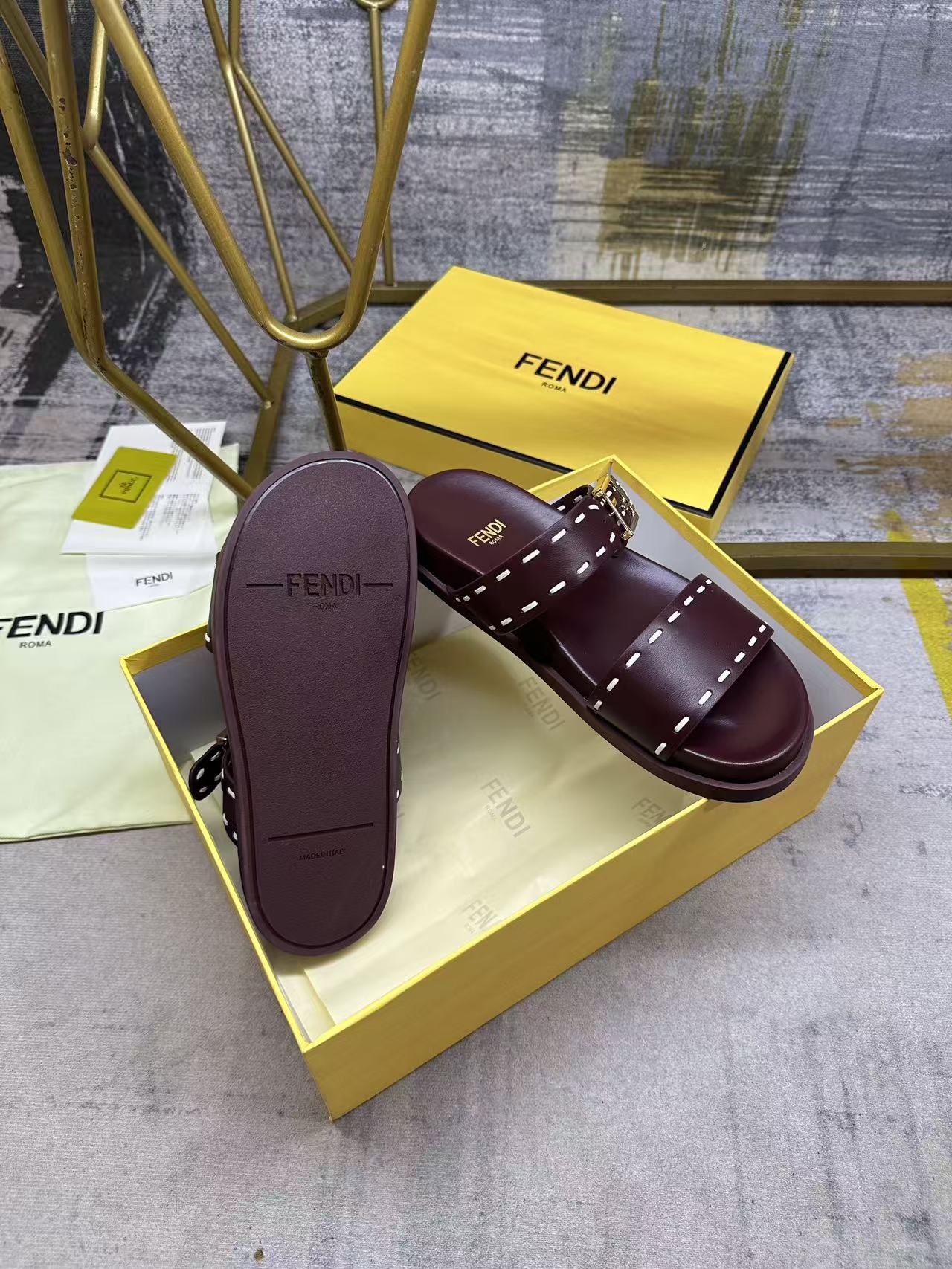 [TOP] FENDI Double-strap Flat Sandals - Claret