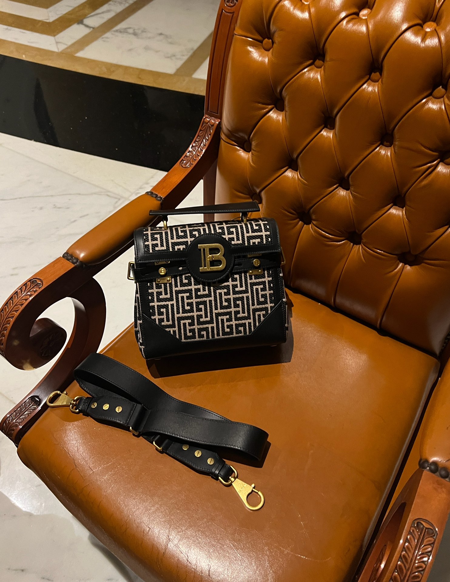 [TOP] BALMAIN Cowhide Bag 23*20*11cm - Black - 711 Luxury