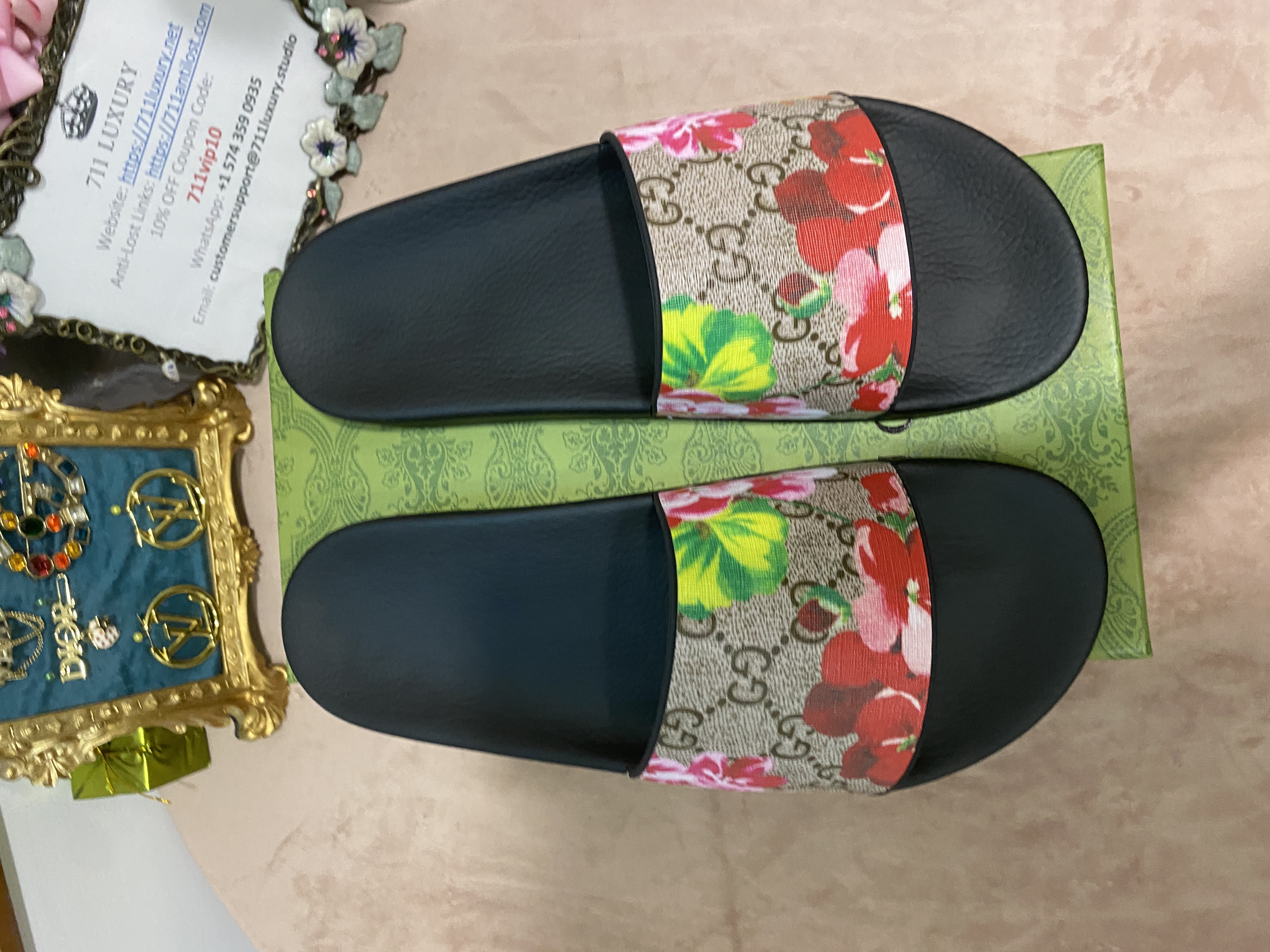 Only One [TOP] GUCCI Flower Slide - Black & Size 45 - No refund or exchange - 711 Luxury