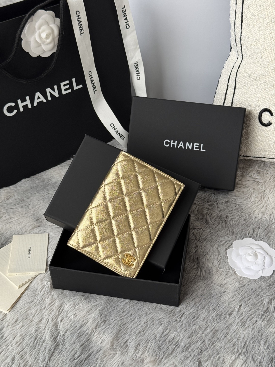 [TOP] CHANEL Passport Holder Lambskin 14.5x10.5x2cm - Gold - 711 Luxury
