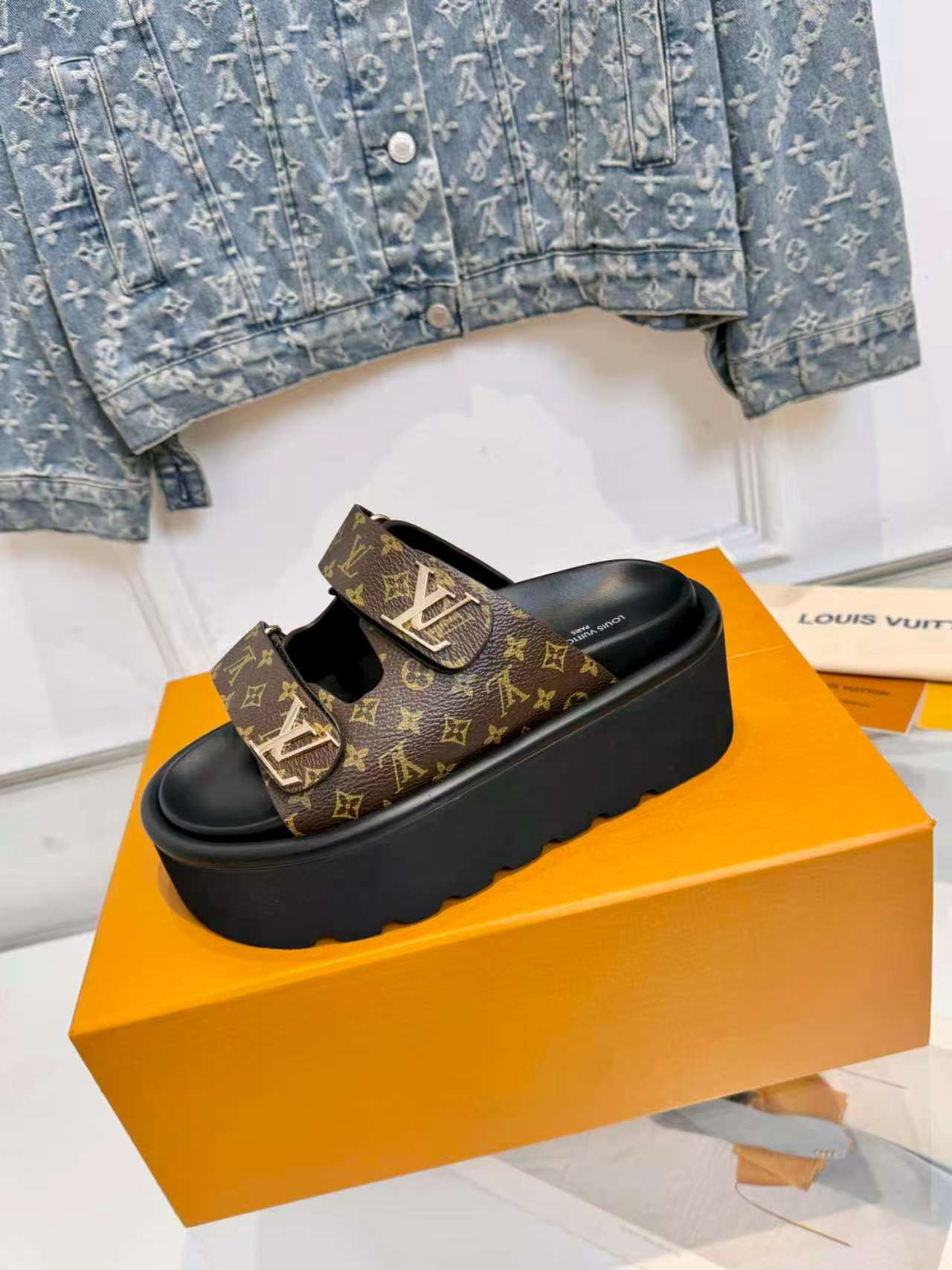 [TOP] Louis Vuitton LV Slippers - Brown - 711 Luxury