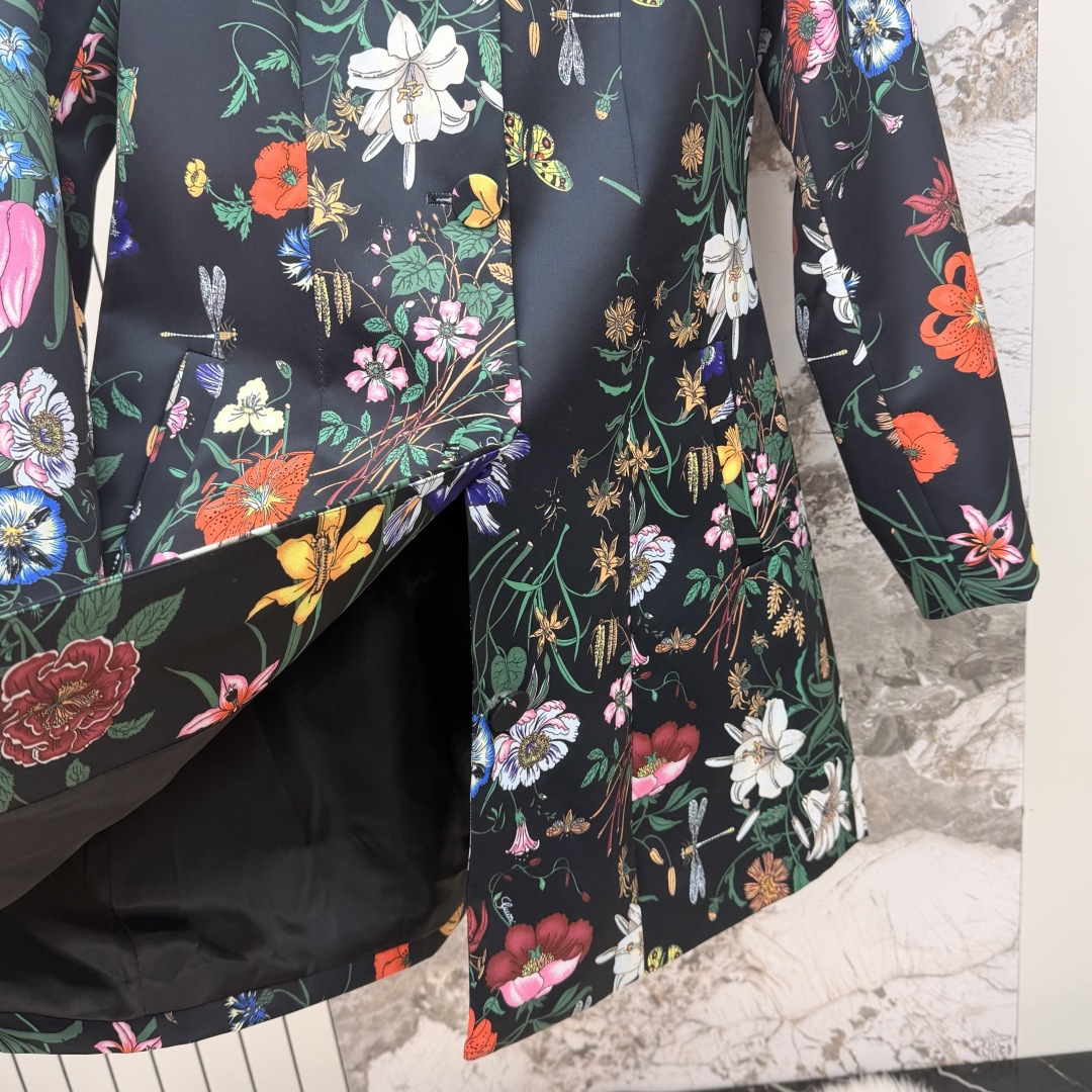 [TOP] GUCCI Coat - Black