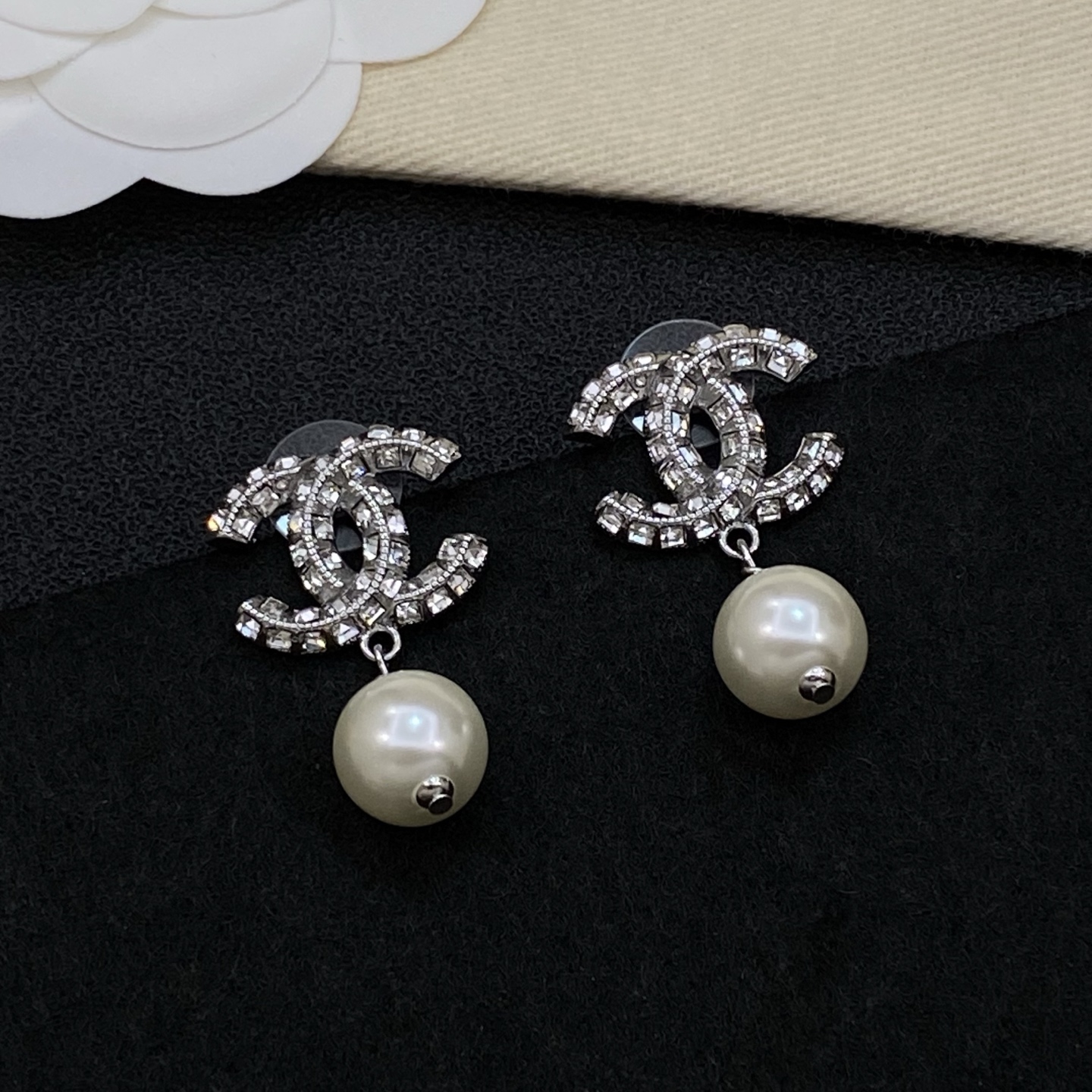 [TOP] CHANEL Earrings - 2 Color - 711 Luxury
