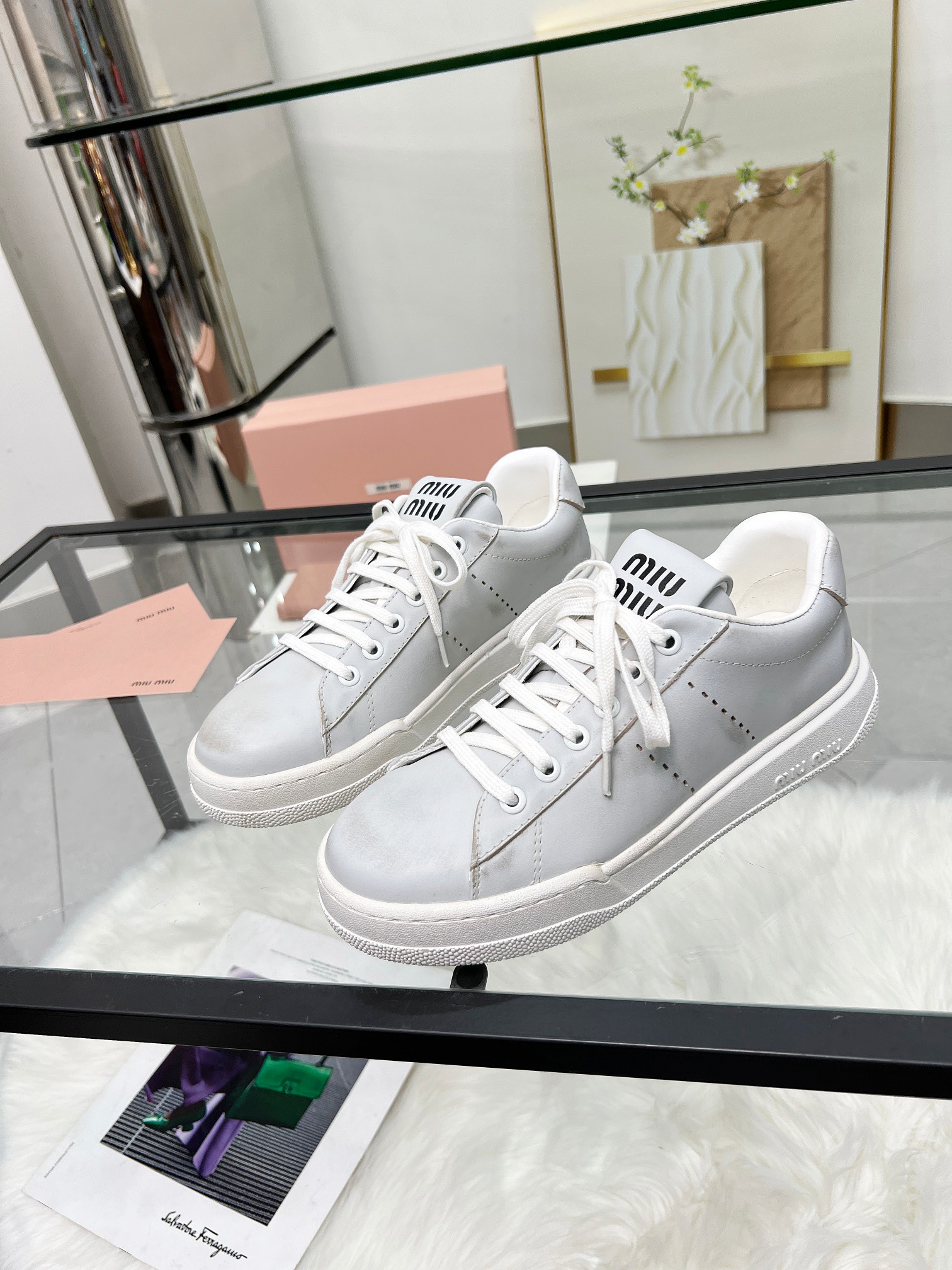 [TOP] Miu Miu Casual Shoes - White - 711 Luxury