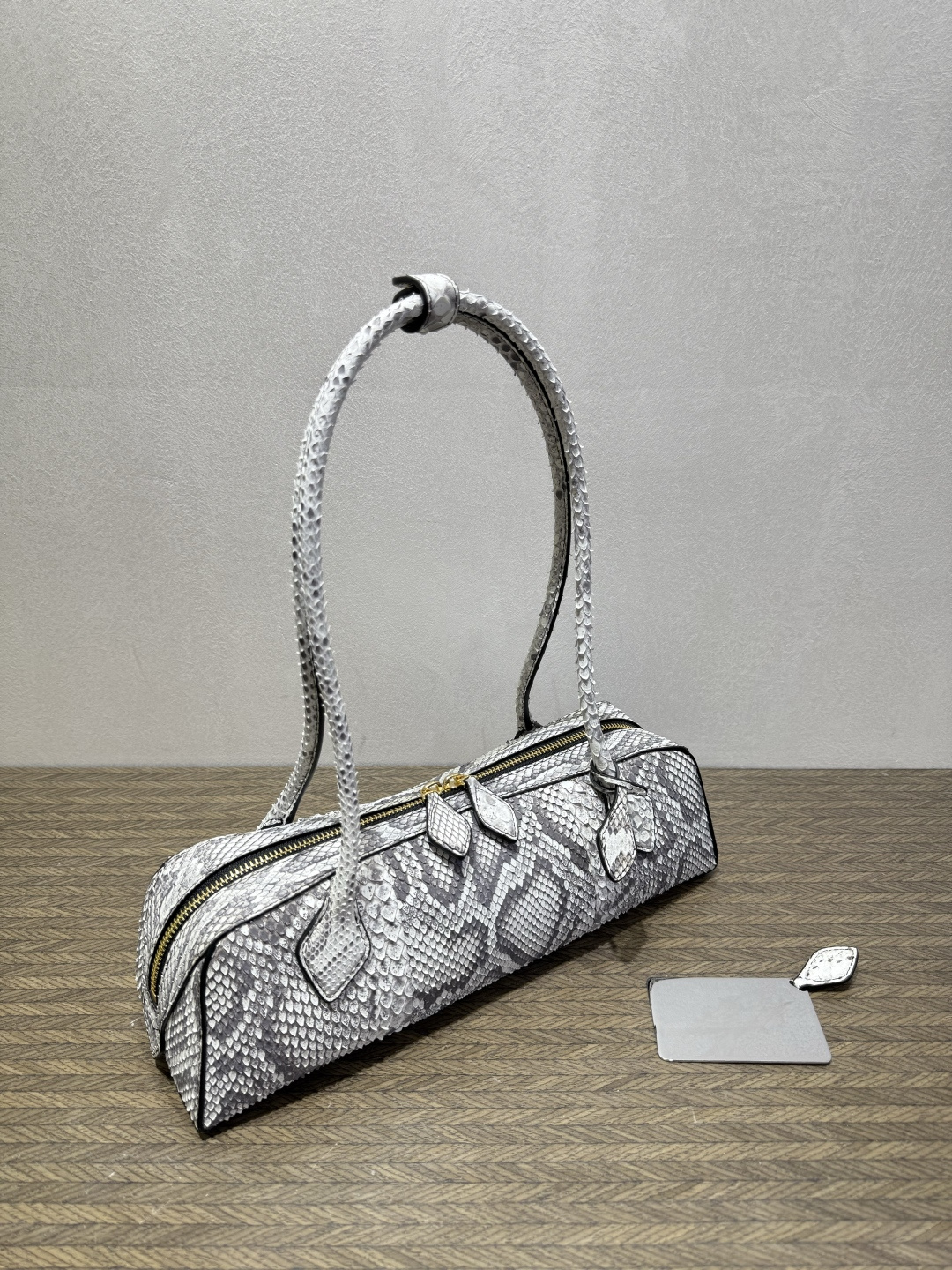 [TOP] ALAIA Python Skin Bag 33-10-9.5 CM - White and Black - 711 Luxury