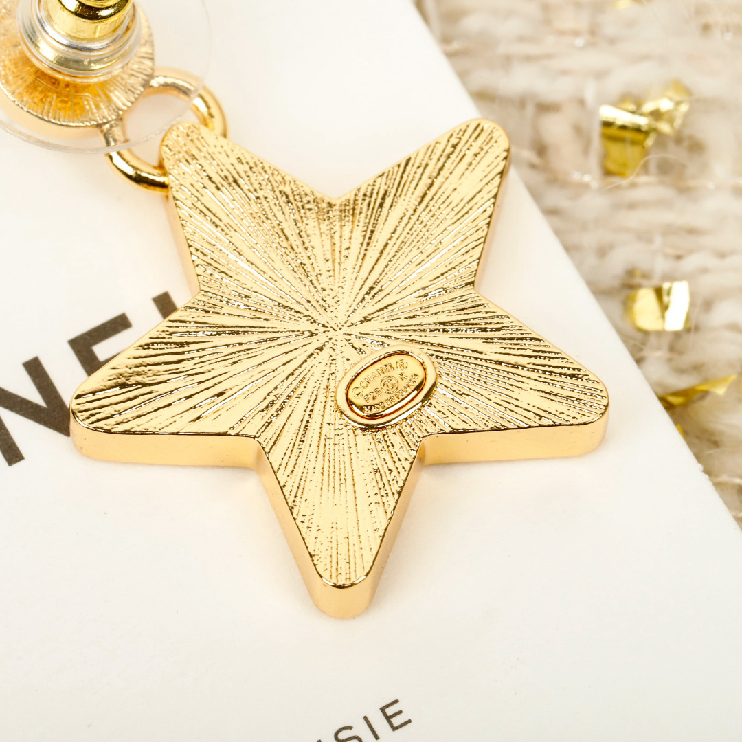 [TOP] CHANEL Earrings - Gold