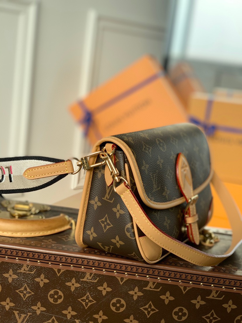 [TOP] Louis Vuitton LV  DIANE Bag 25.0 - 9.0 -15.0 CM - Brown - 711 Luxury