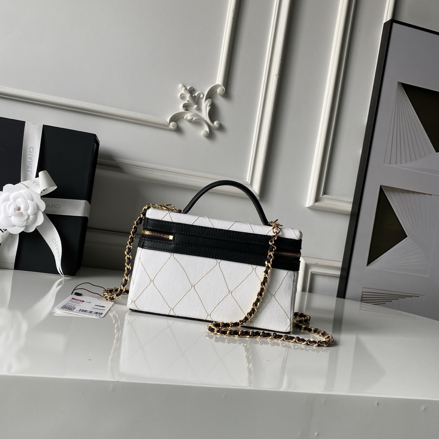 [TOP] CHANEL 26C Coco Beach Vanity Case Bag 8.5X11X7cm - White - 711 Luxury