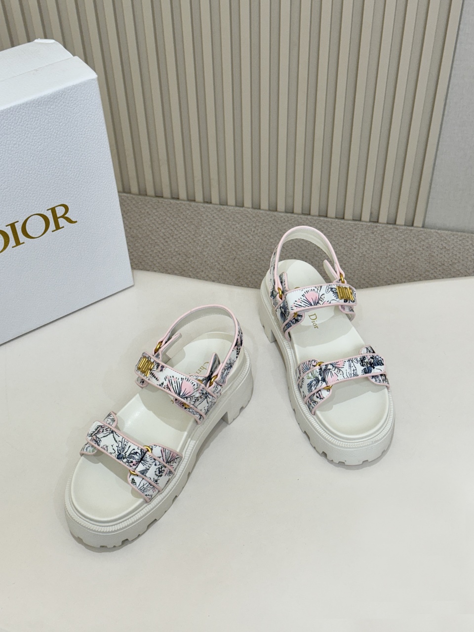 [TOP] Christian Dior Sandals - White