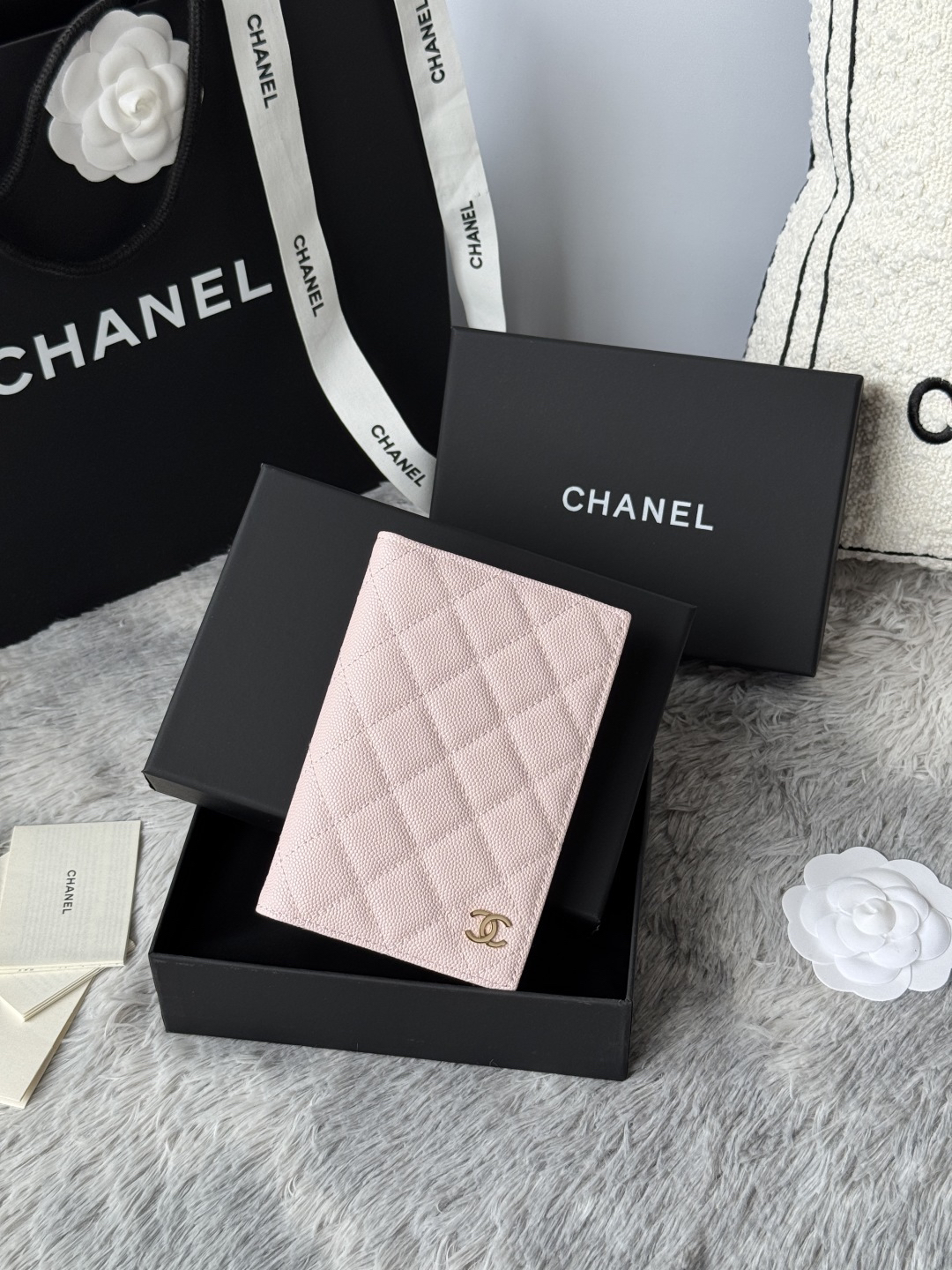 [TOP] CHANEL Passport Holder Cowhide 14.5x10.5x2cm - Pink - 711 Luxury
