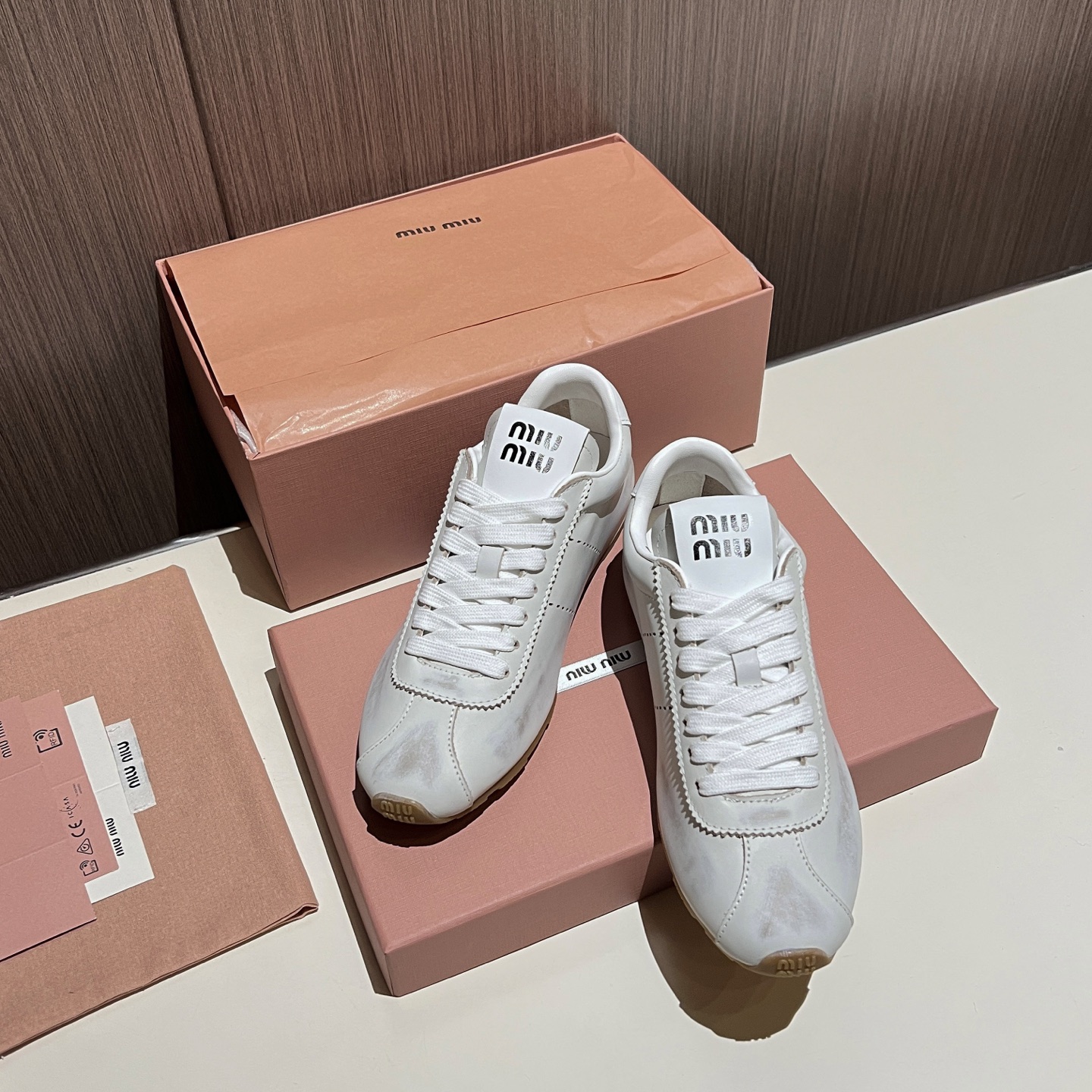 [TOP] Miu Miu Sneakers - Beige - 711 Luxury