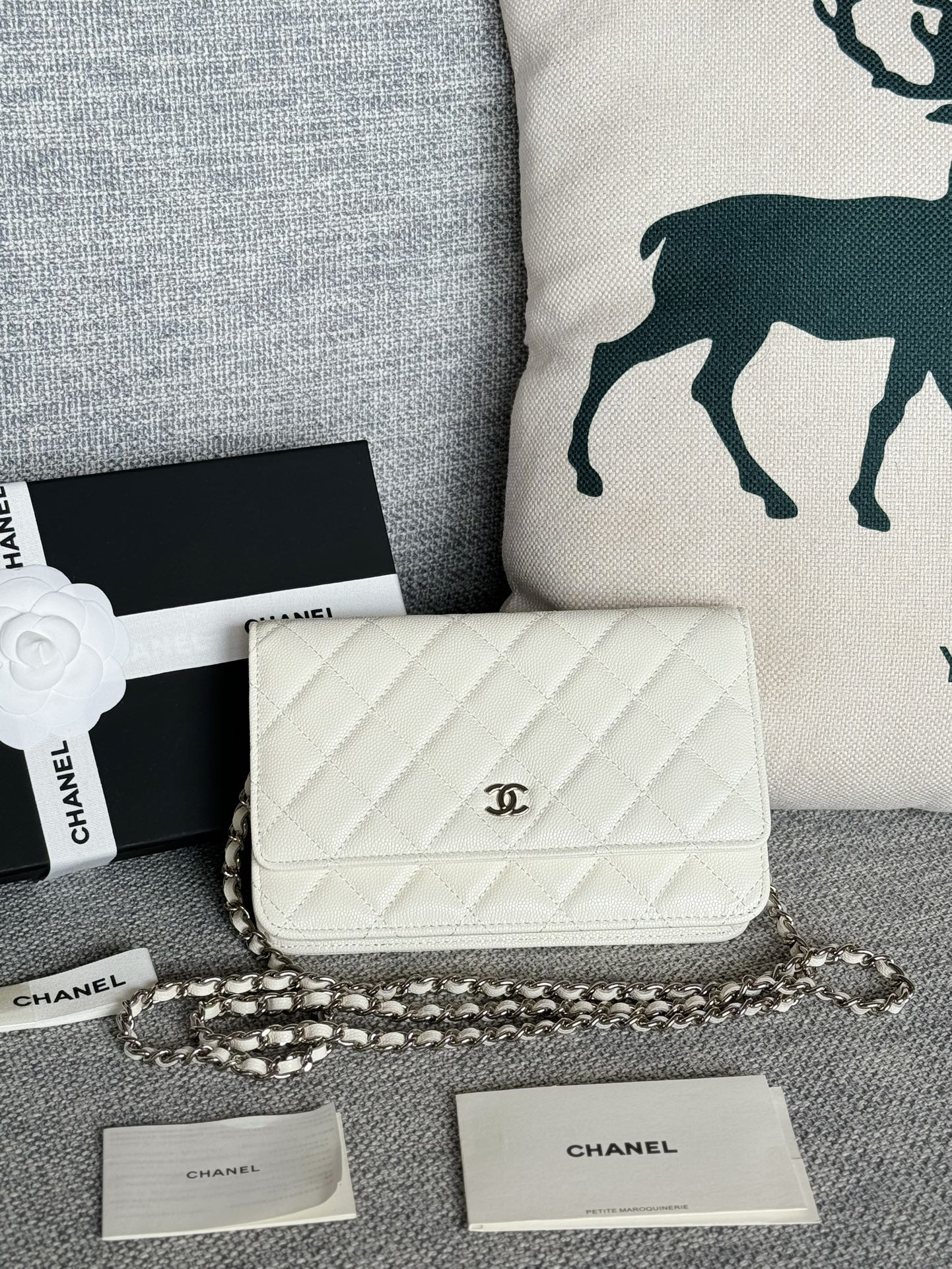 [TOP] CHANEL Woc Bag Cowhide 19x12x3cm - Beige & SHW - 711 Luxury