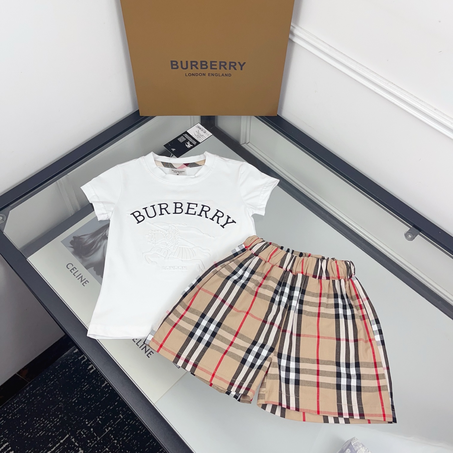 Burberry Unisex Kids White Letter Embossed Short Sleeve T Shirt & Vintage Check Elastic Waist Shorts Two Piece Casual Matching Set Boys Girls Sizes 90-130