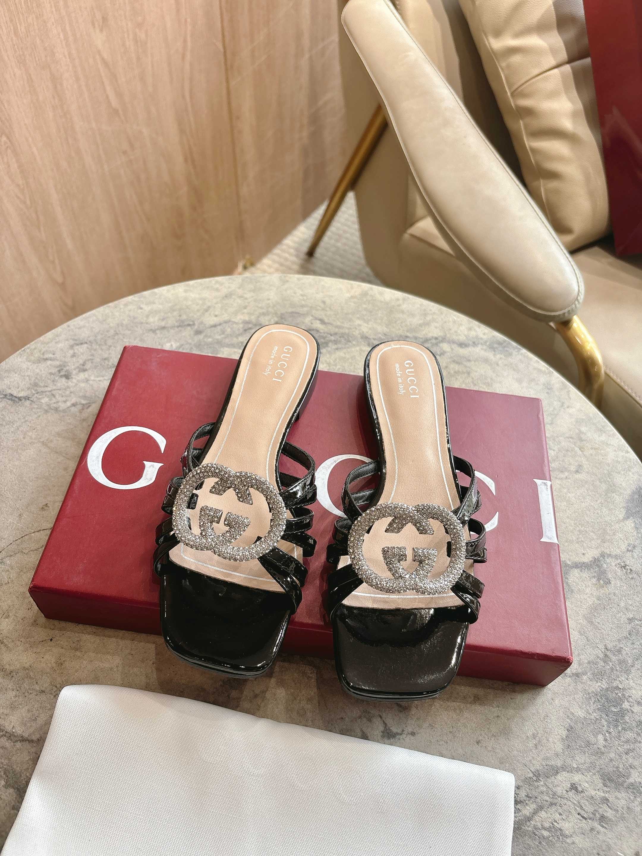 [TOP] GUCCI Flat-soled slippers - Black - 711 Luxury