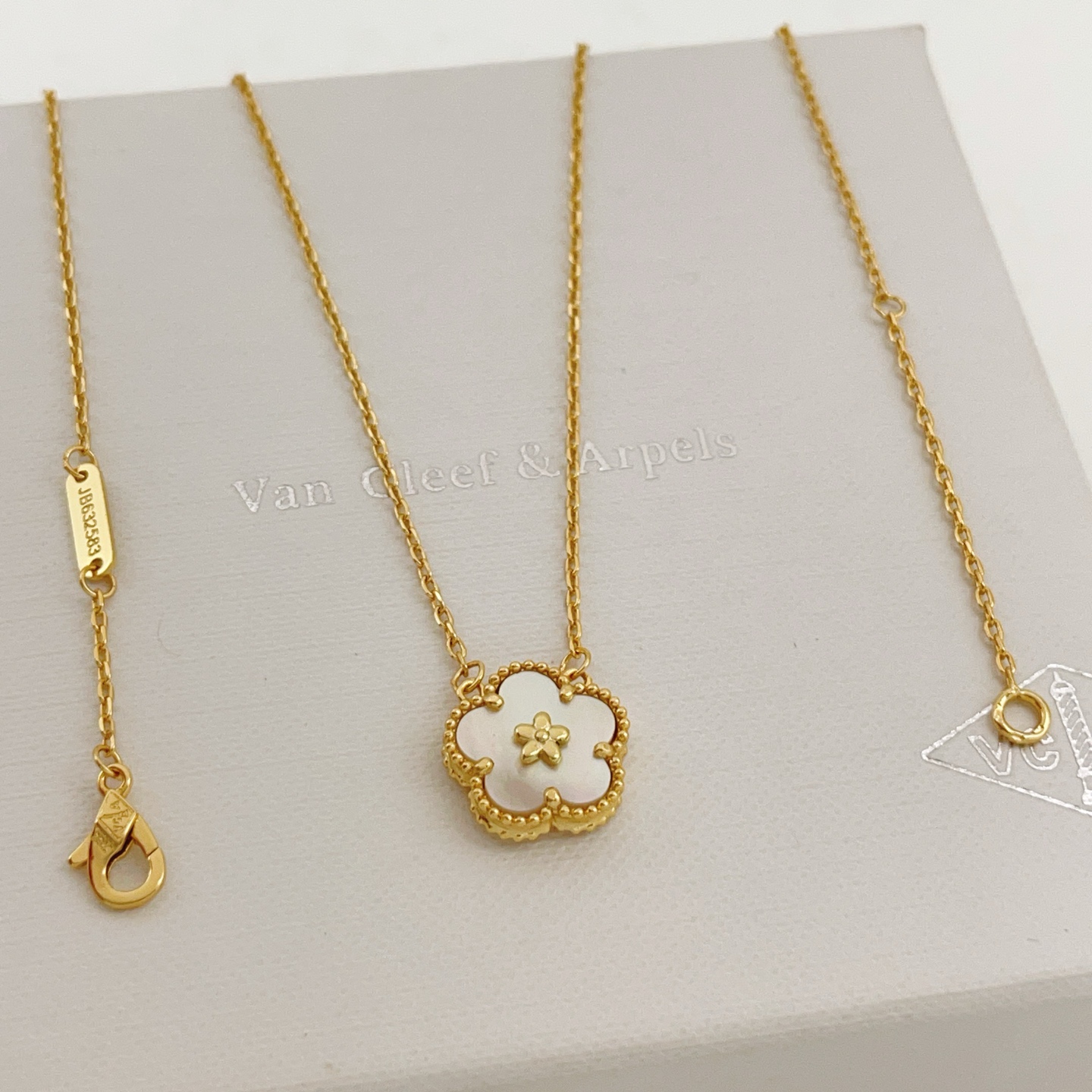 [TOP] Van Cleef & Arpels VCA Plum Blossom Necklace - 3 Colors - 711 Luxury
