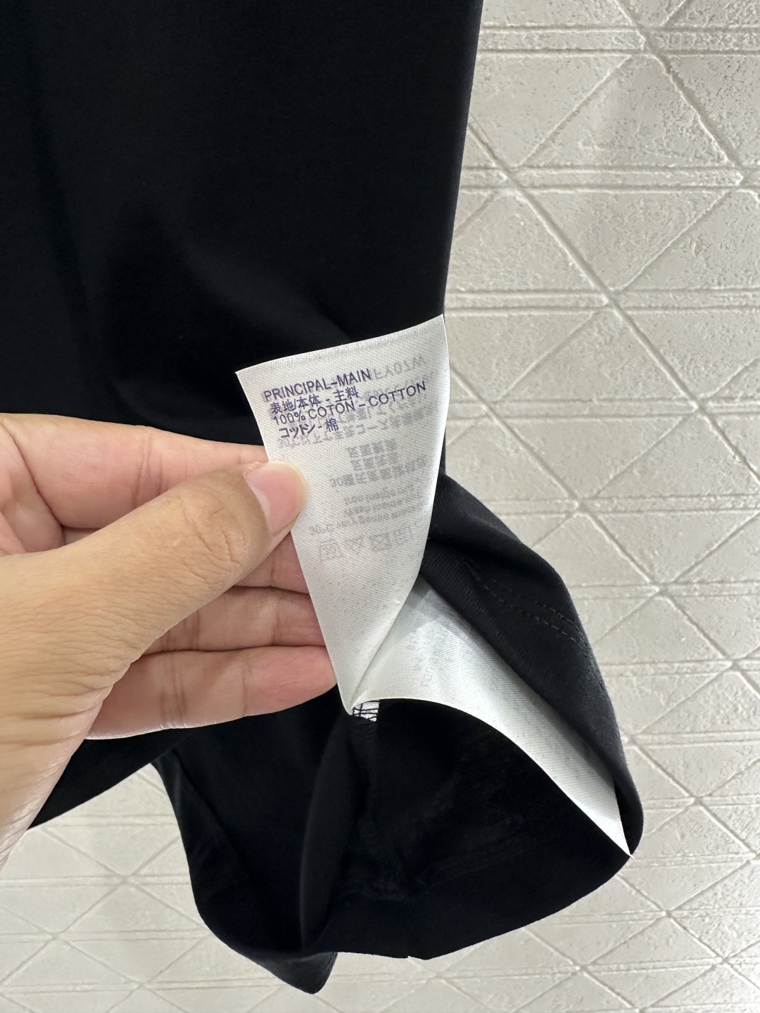 [TOP] Louis Vuitton LV Short-Sleeve T-Shirt - Black