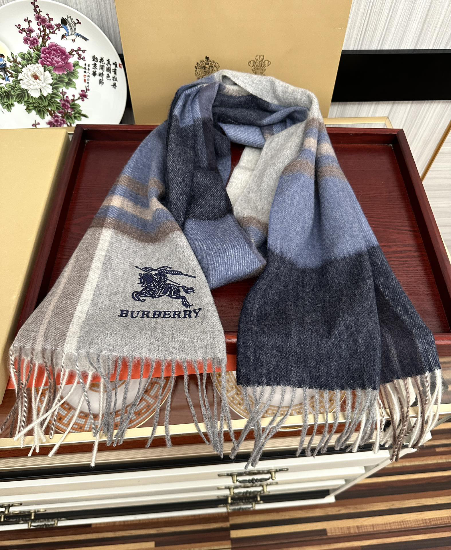 [TOP] BURBERRY Cashmere Scarf 32x180 cm - Blue