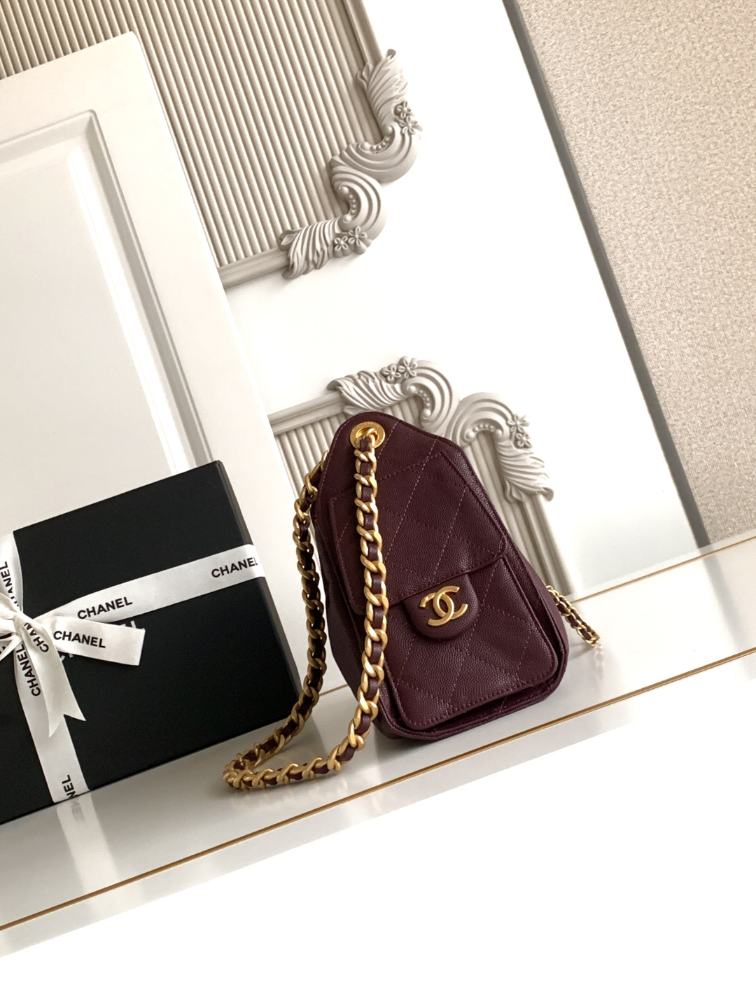 [TOP] CHANEL Mini Hobo Bag 20x22x12.5CM - Claret