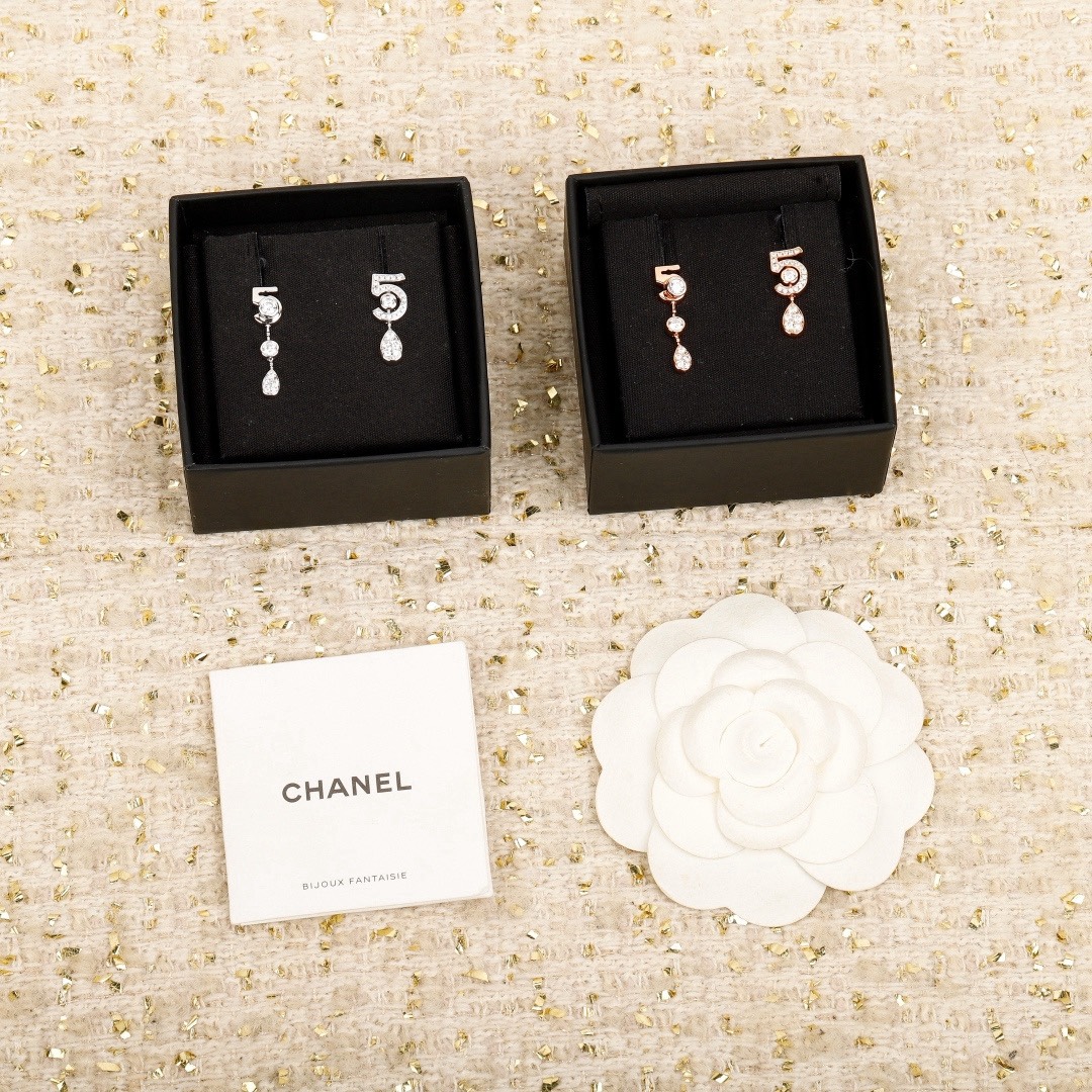 [TOP] CHANEL Earrings - 2 Color