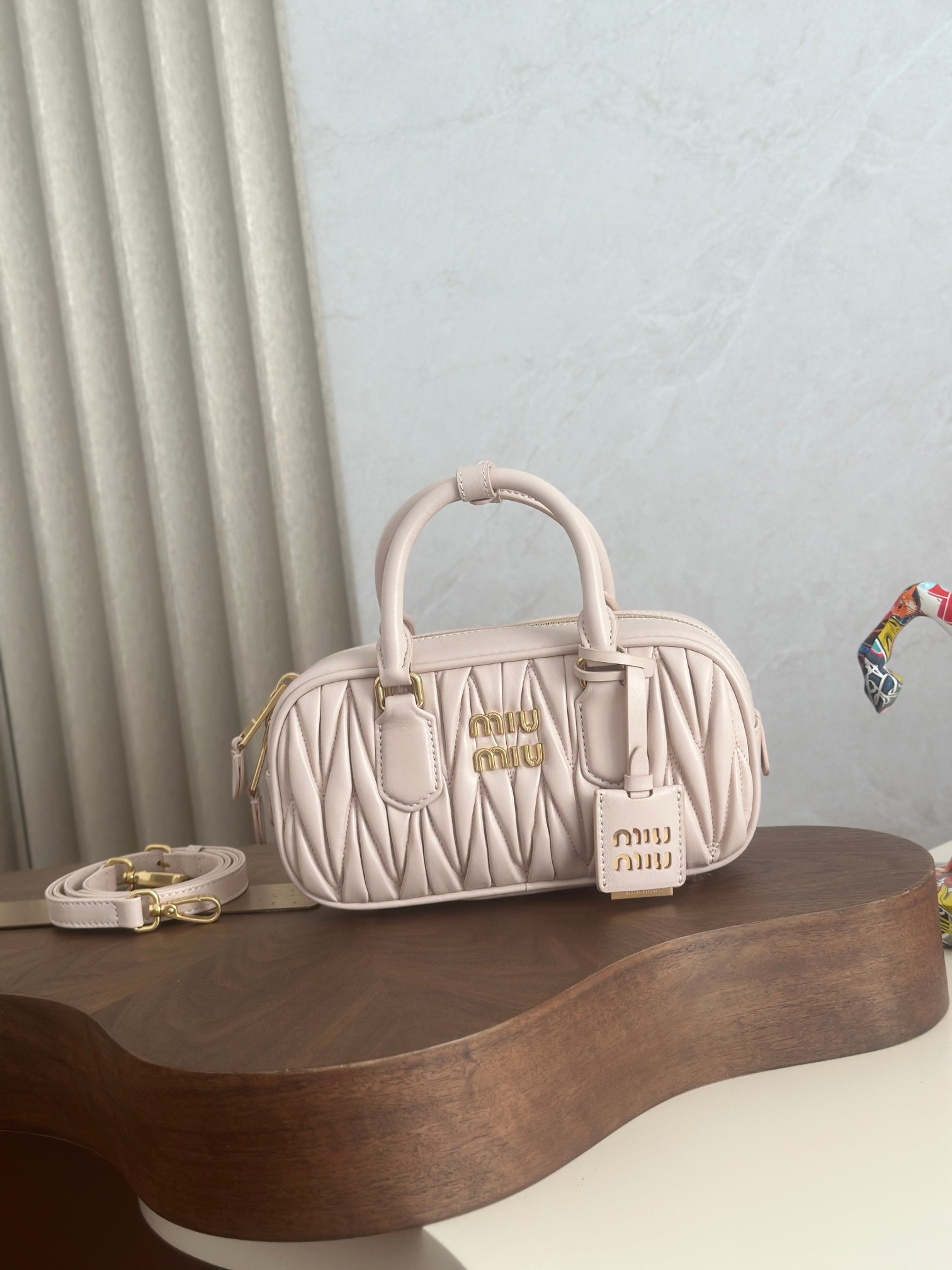 [TOP] Miu Miu Bowling Bag Lambskin 22x10.5x7.5cm - Light Pink - 711 Luxury