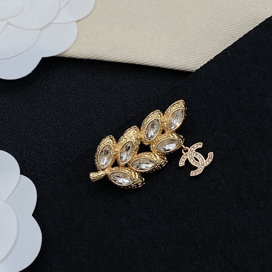 [TOP] CHANEL Brooch - Gold