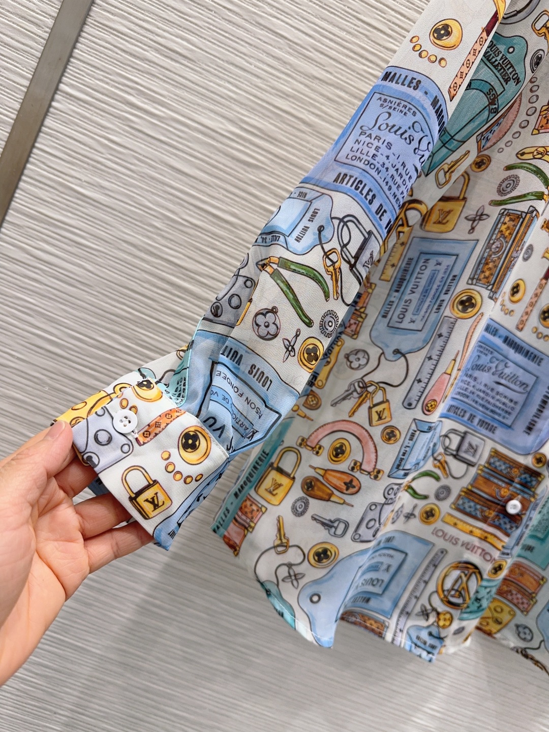 [TOP] Louis Vuitton LV Shirt - White