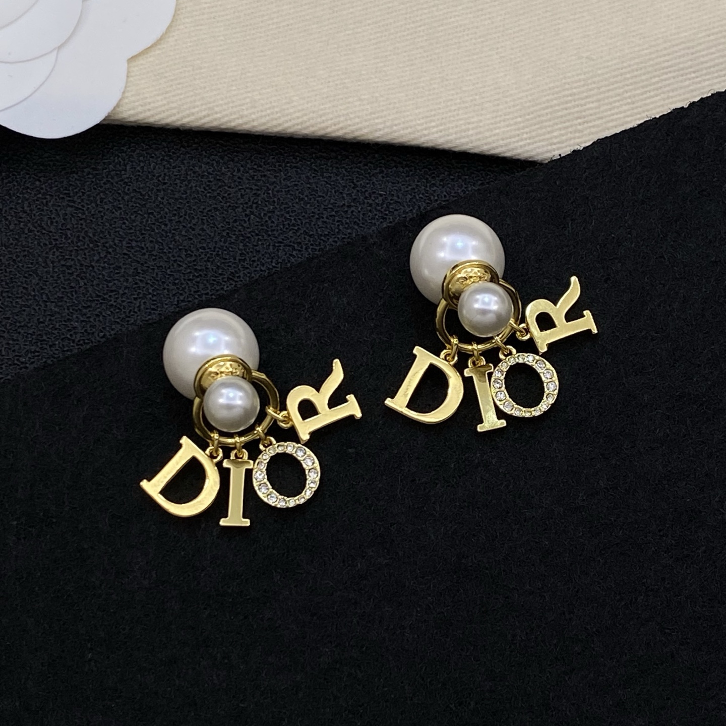 [TOP] Christian Dior Earrings - Gold - 711 Luxury