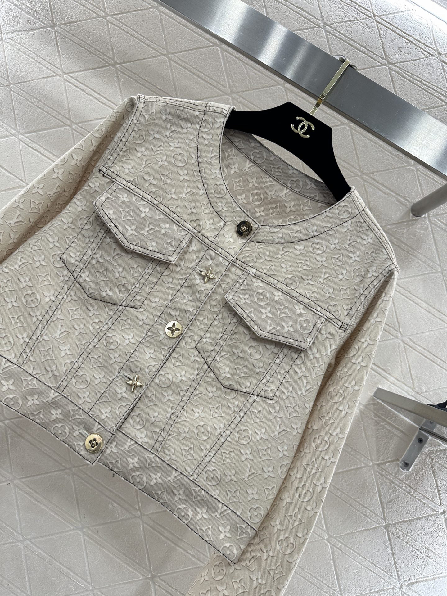 [TOP] Louis Vuitton LV Printed Denim Jacket - Apricot