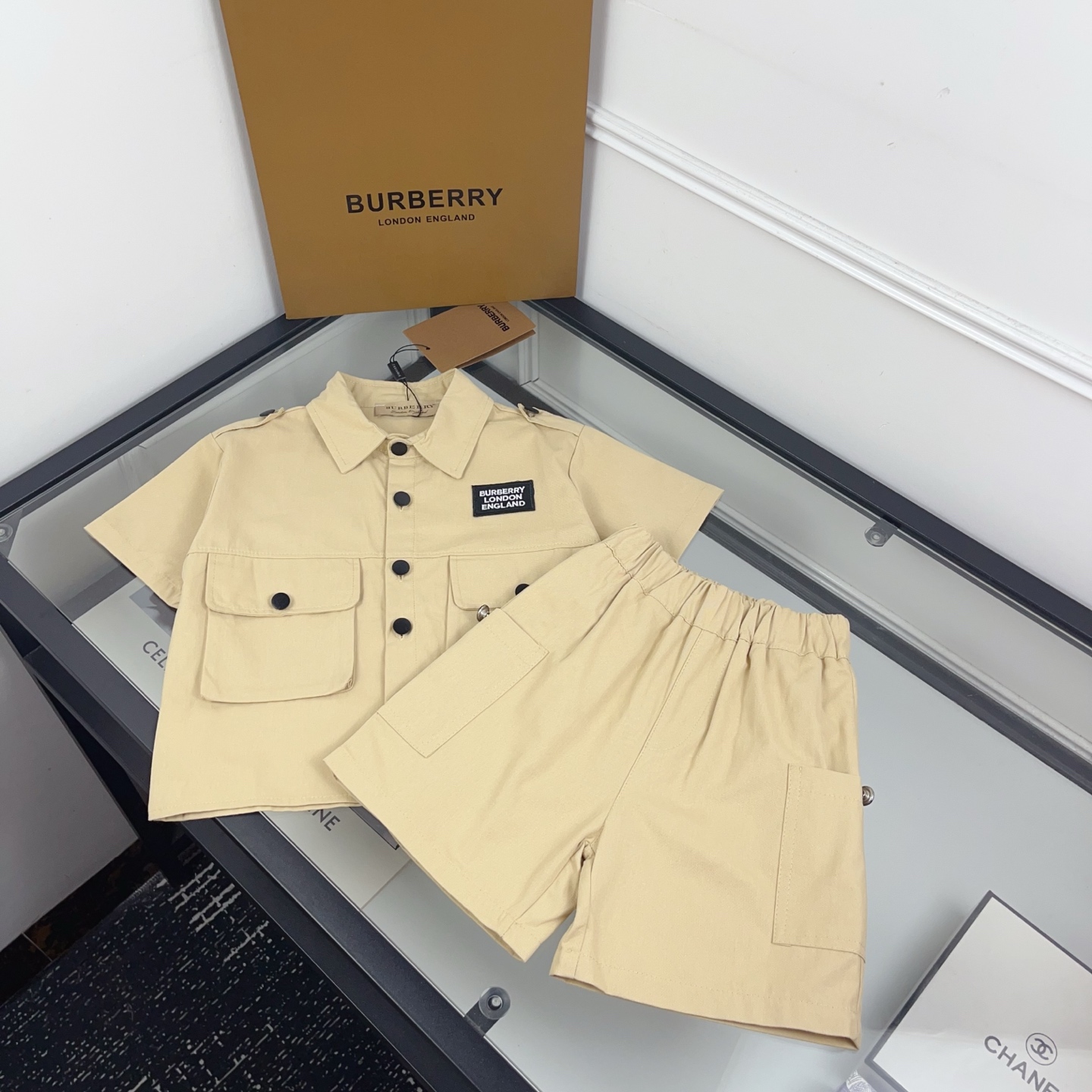 Burberry Unisex Kids Khaki Cargo Short Sleeve Shirt & Elastic Waist Shorts Two Piece Set Boys Girls Sizes 90-150