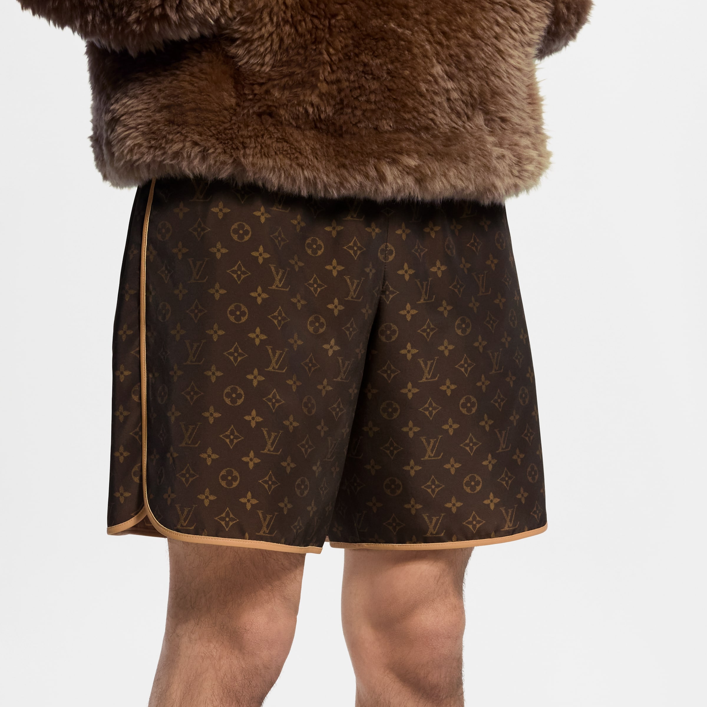 Louis Vuitton Clothing LOUIS VUITTON Louis Vuitton Silk Tech Running Shorts #393645 View 2 | Nigo Office