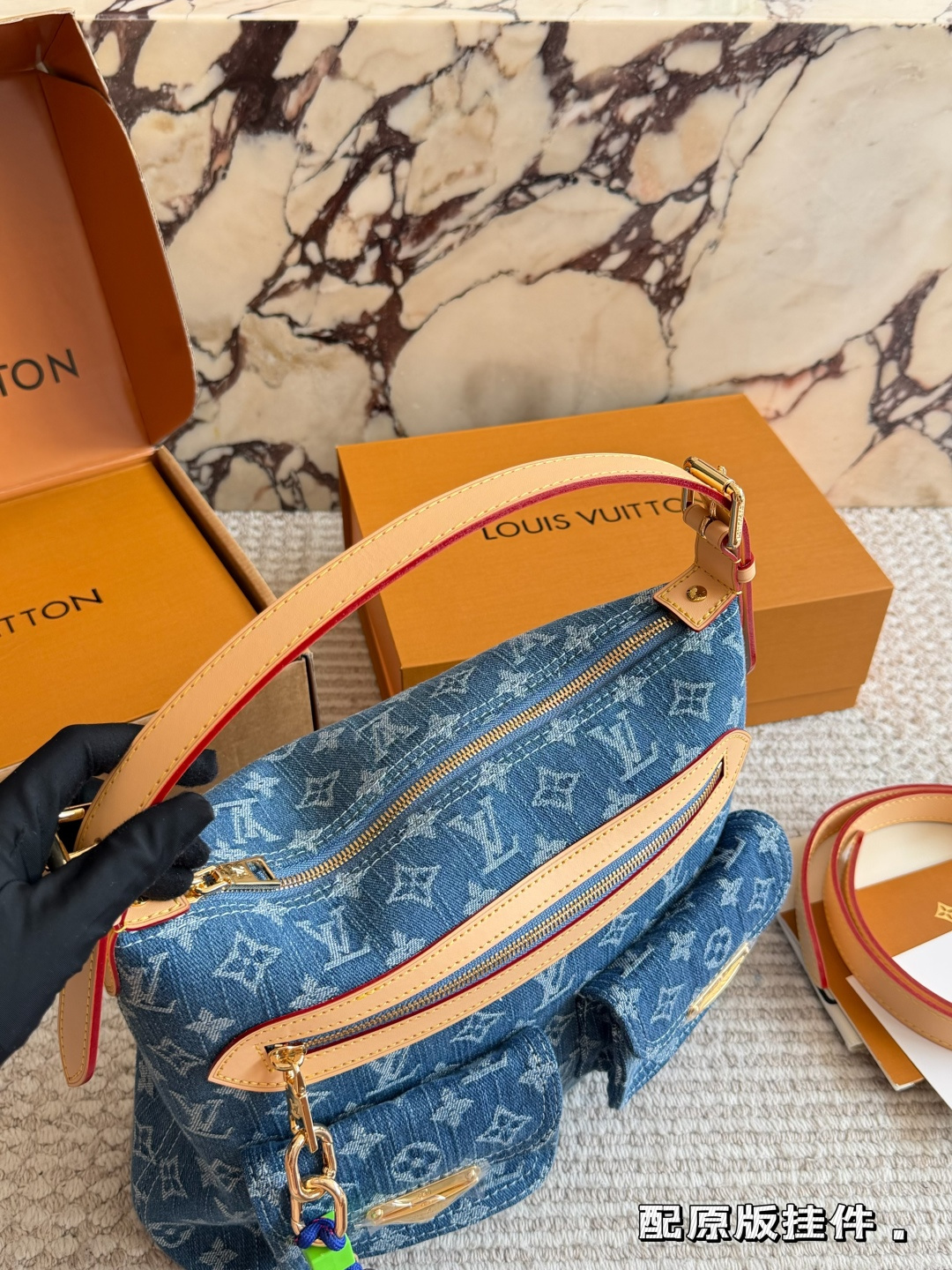 Louis Vuitton Baggy Denim Gold-Tone Hardware Handbag with Detachable Strap (Replica)
