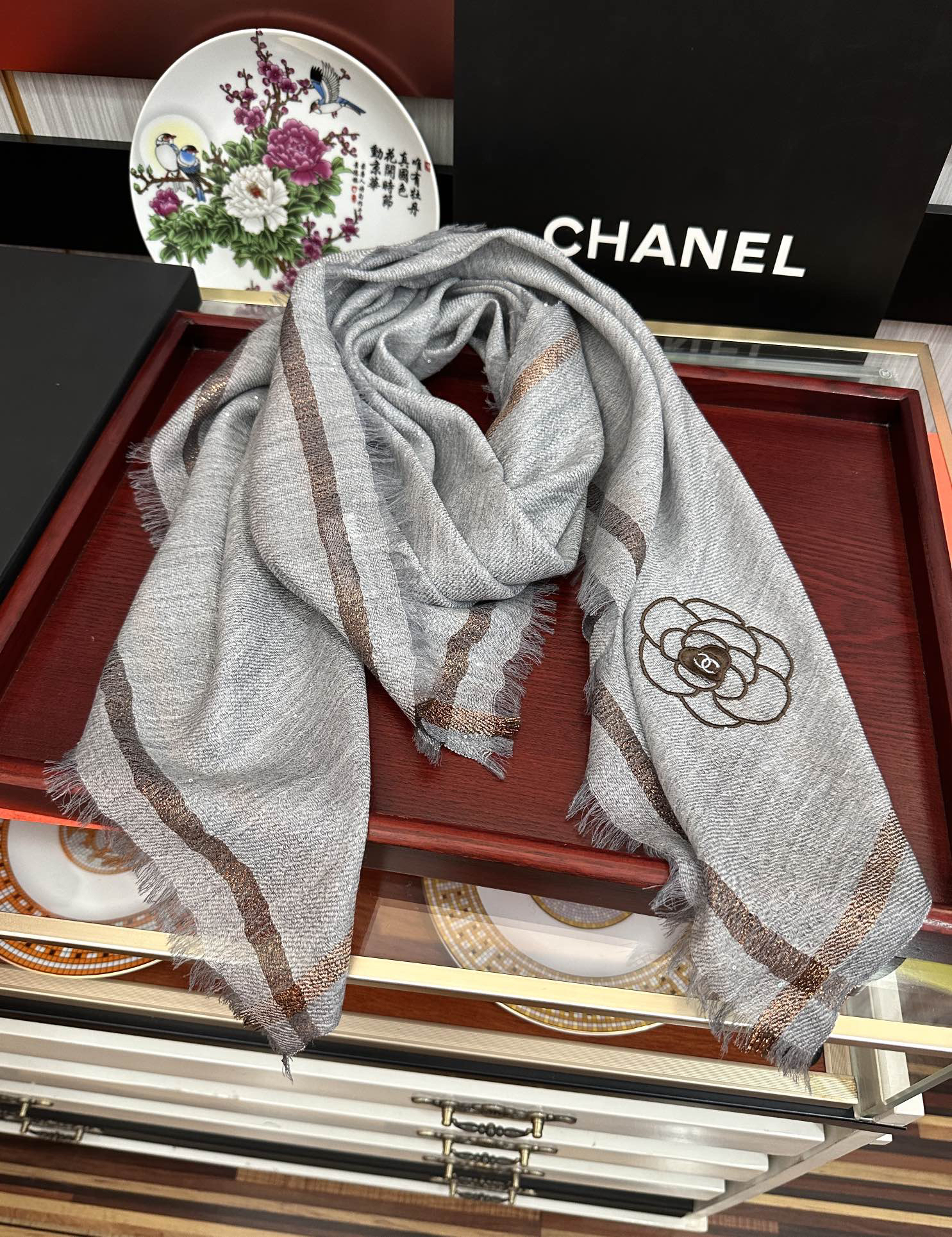 [TOP] CHANEL Scarf 110x110 cm - Grey