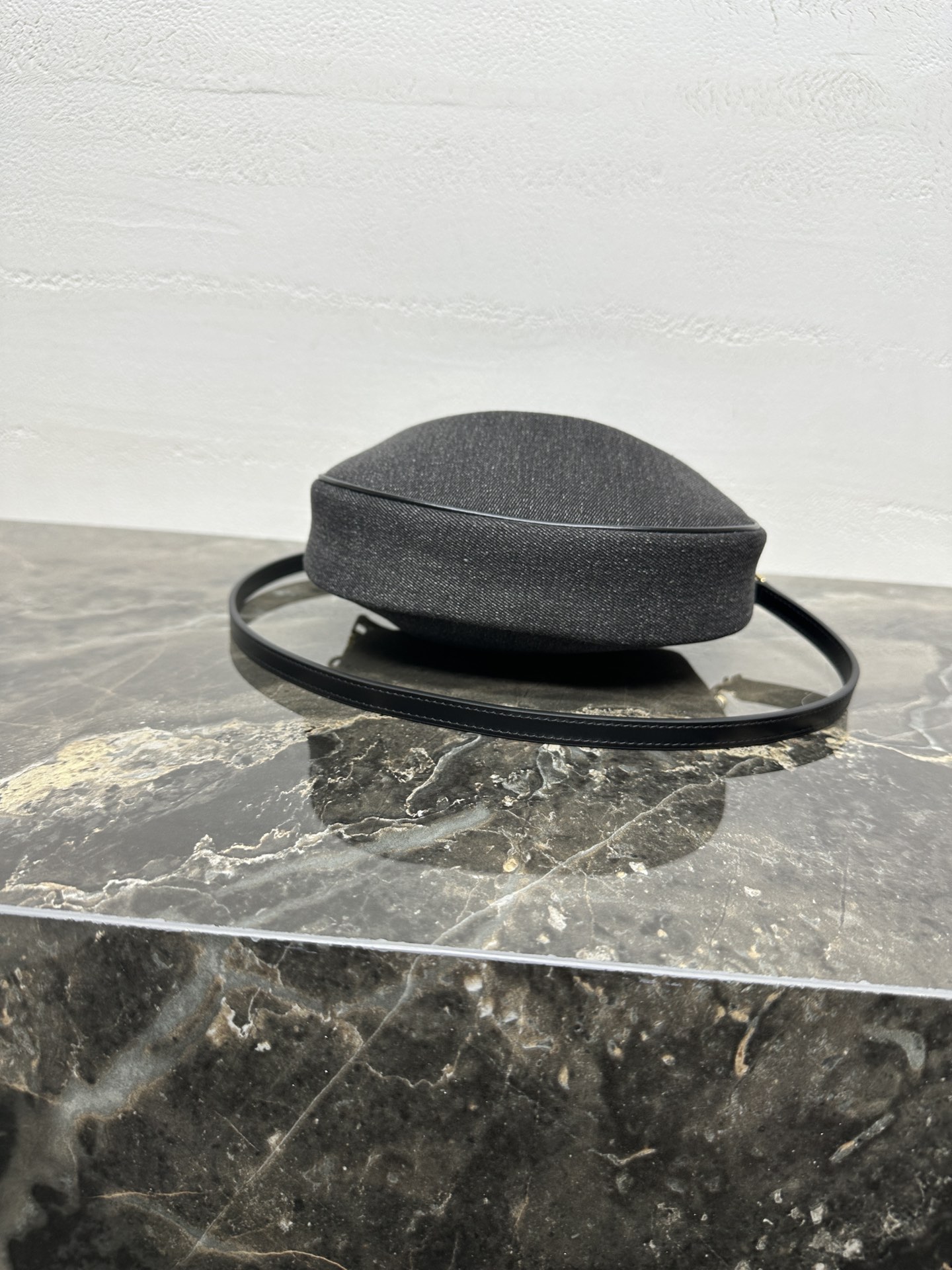 [TOP] CELINE Teen Lulu Bag Denim/Calfskin 21x24x5cm - Black