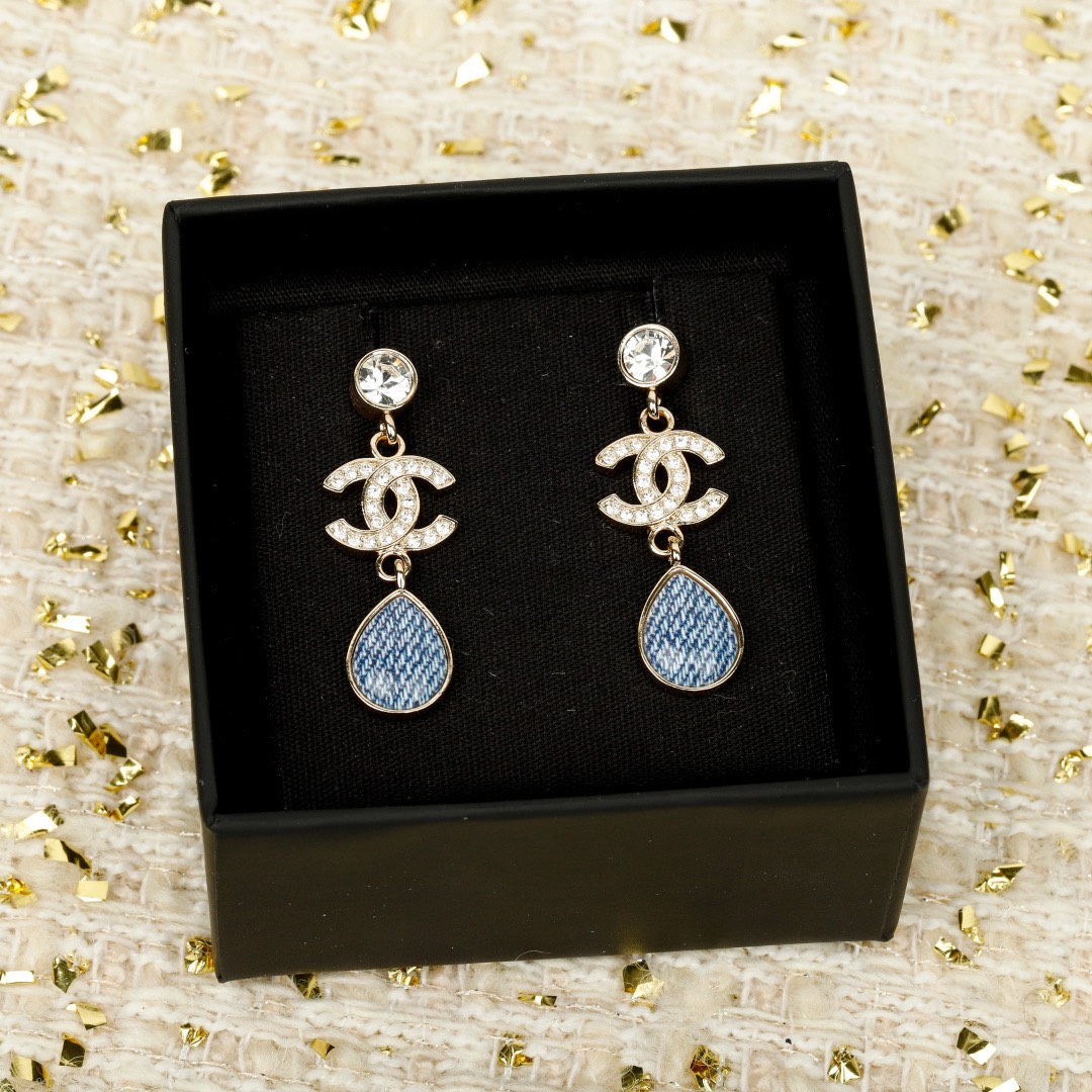 [TOP] CHANEL Earrings - Gold