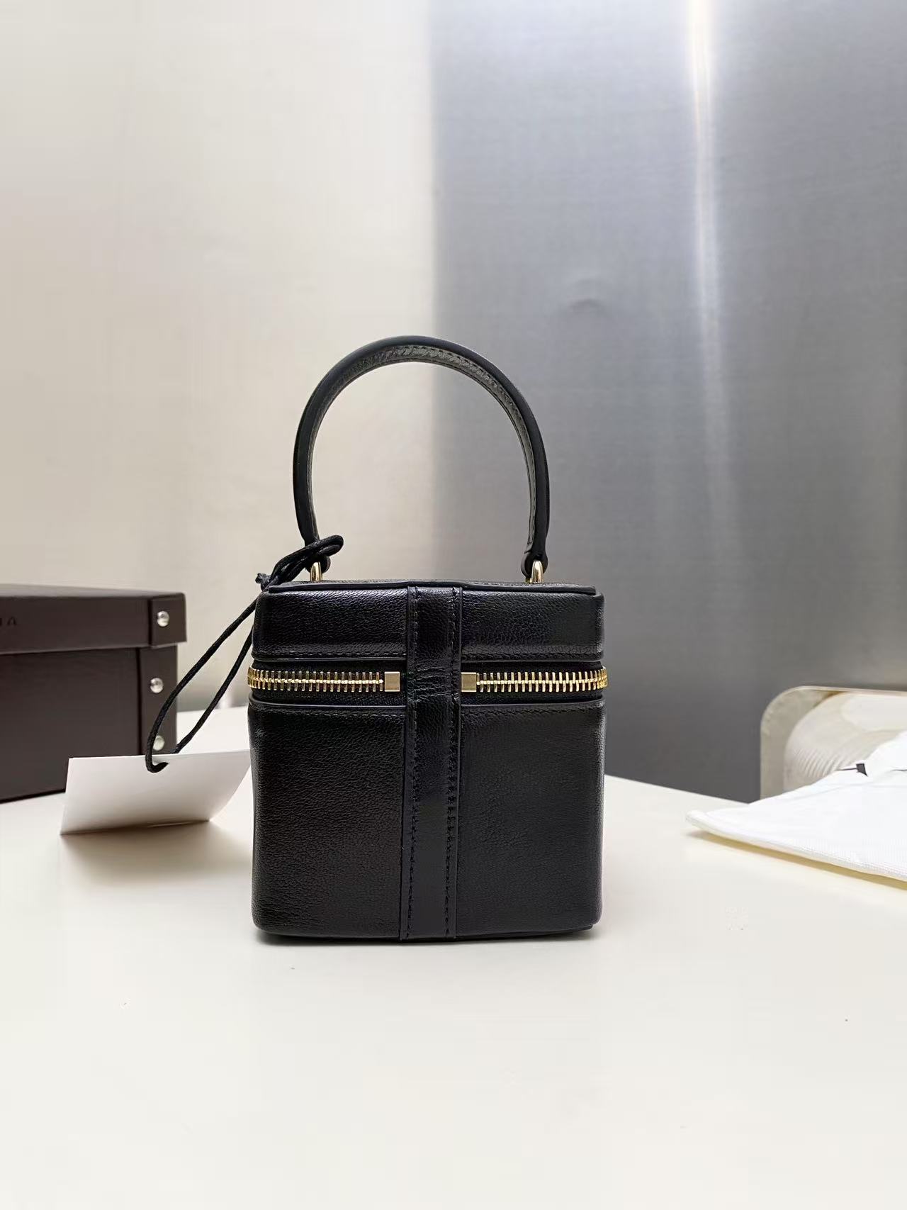 [TOP] ALAIA CUBE VANITY Bag 11-11-11 CM - Black - 711 Luxury