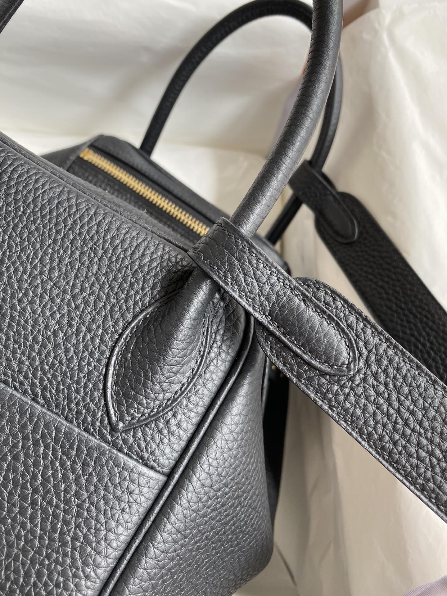[TOP] HERMES Lindy Taurillon Clemence Leather 30 CM - Black - SHW/GHW - 711 Luxury