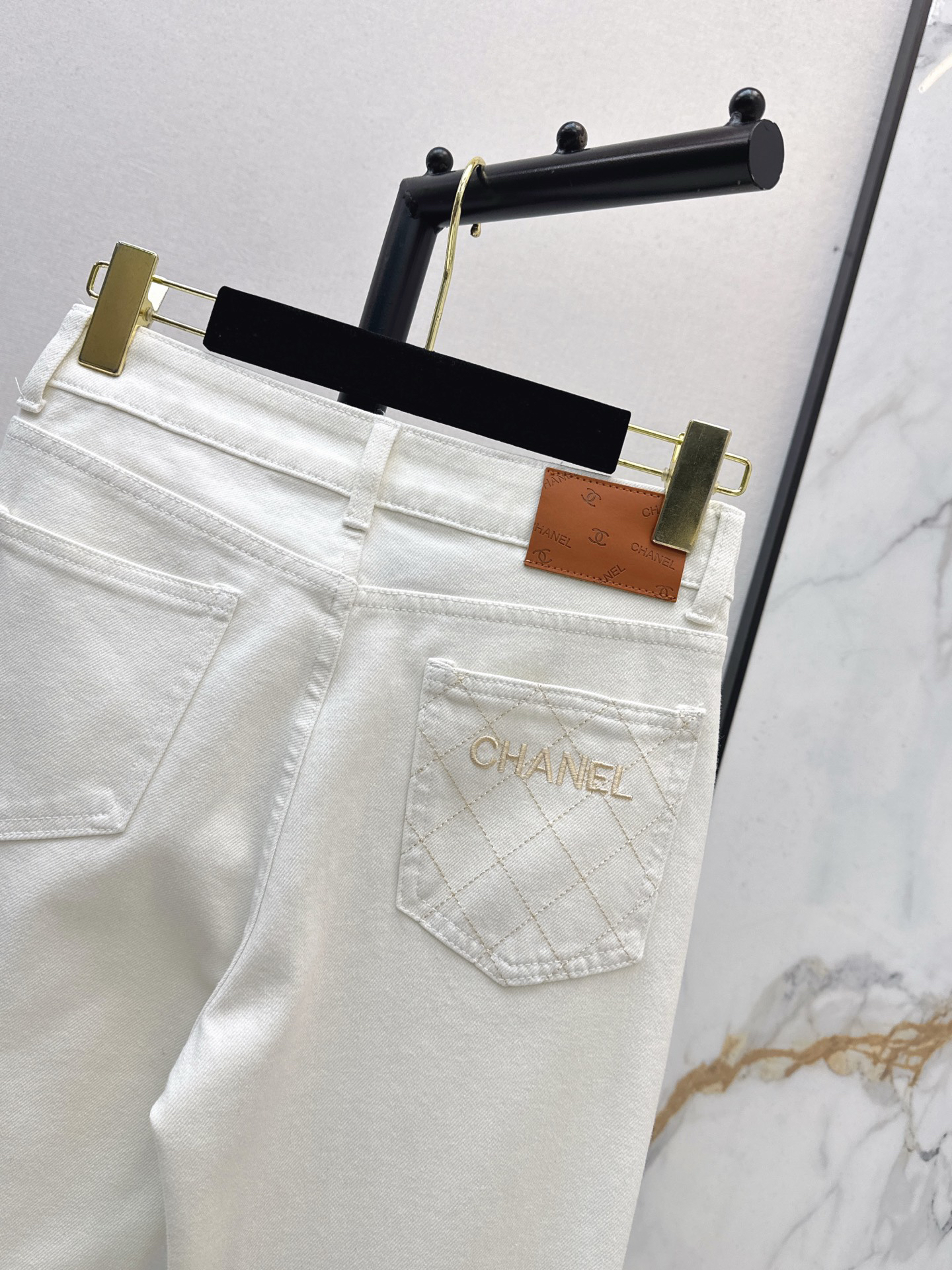 [TOP] CHANEL Jeans - White