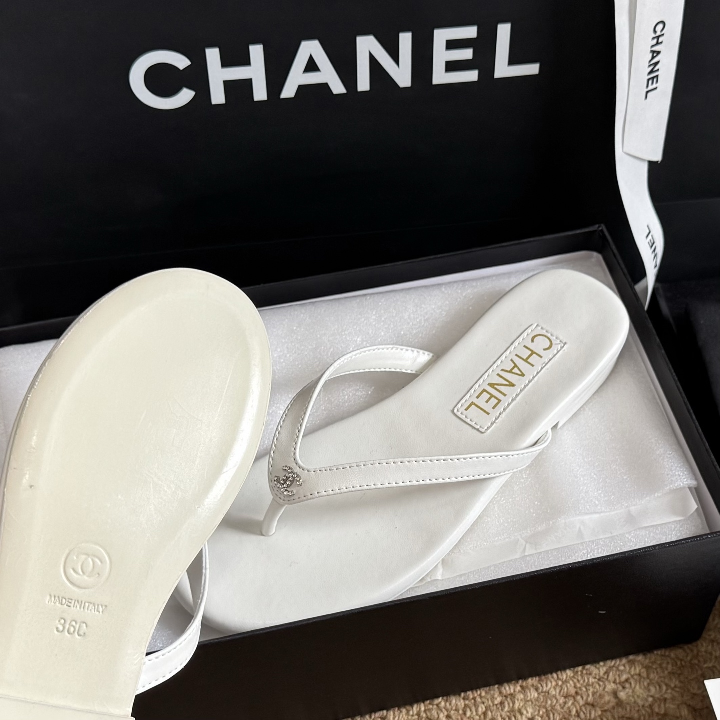 [TOP] CHANEL Slippers - White - 711 Luxury