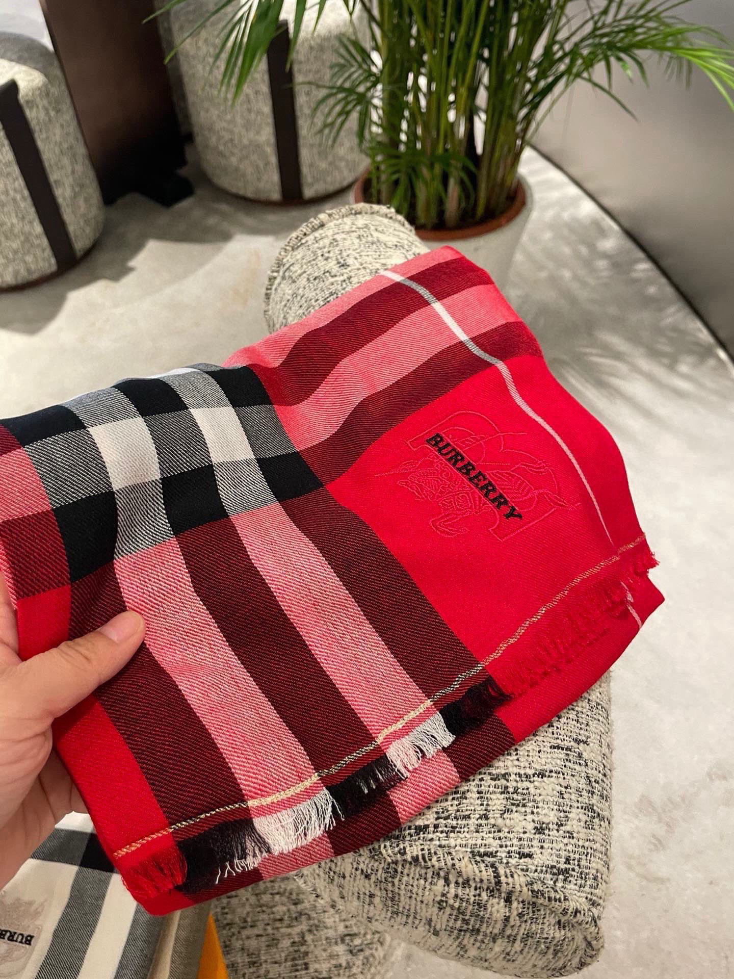 [TOP] BURBERRY Cashmere Scarf 70*200 cm - Red